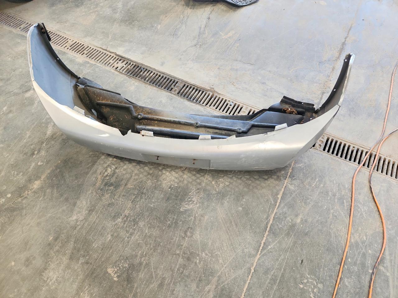 2010 Ford Focus Se Silver vin: 1FAHP3FNXAW237103