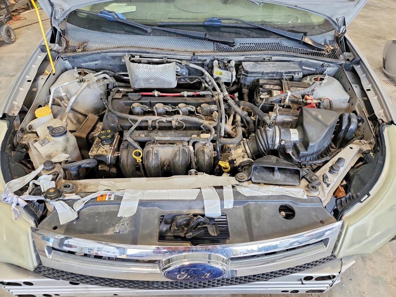 2010 Ford Focus Se Silver vin: 1FAHP3FNXAW237103