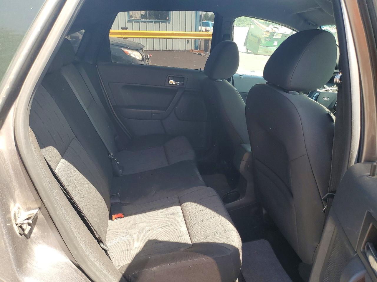 2010 Ford Focus Se Gray vin: 1FAHP3FNXAW250112
