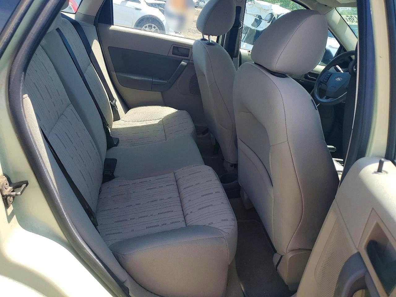 2010 Ford Focus Green vin: 1FAHP3FNXAW278671