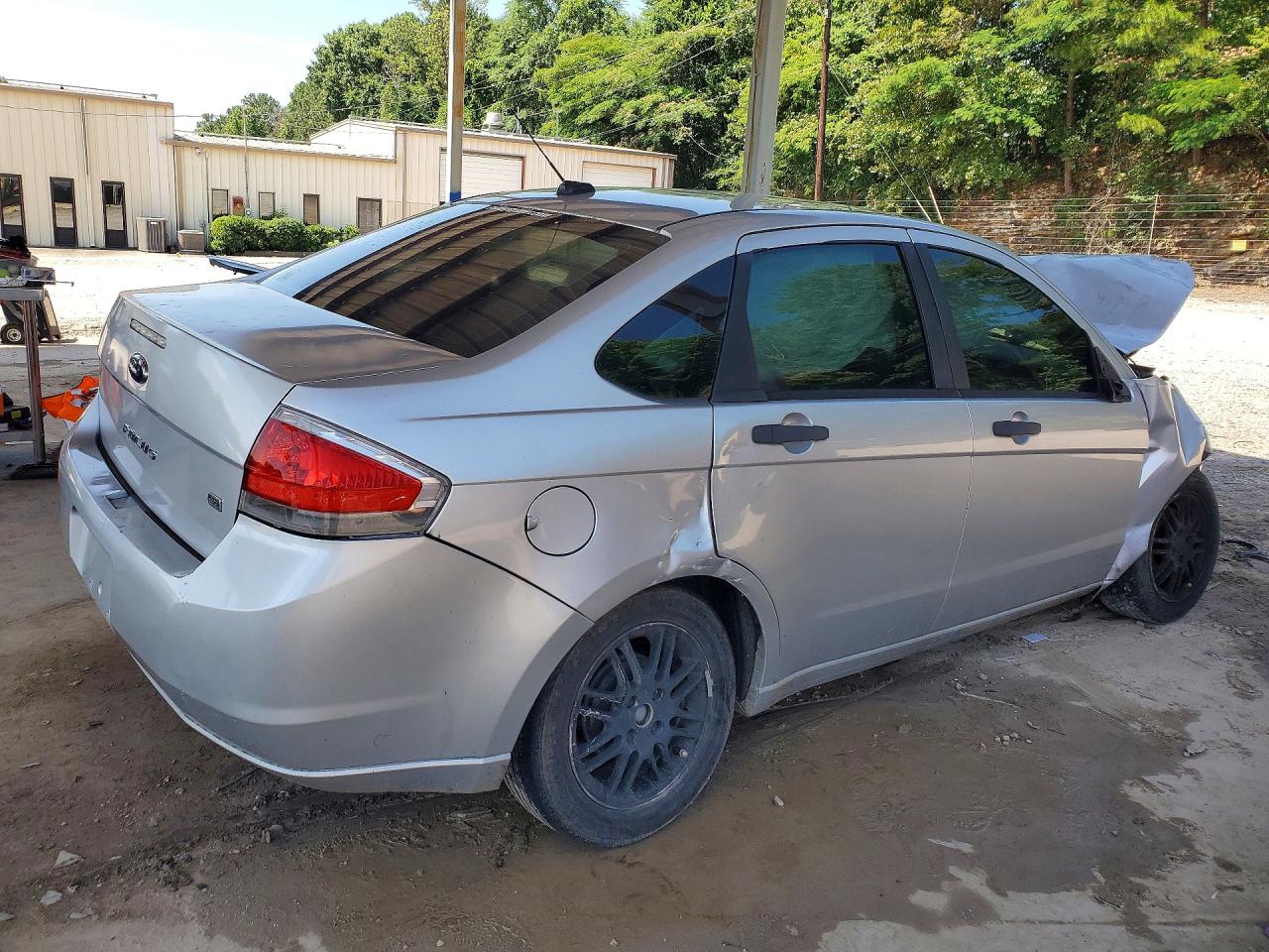 2010 Ford Focus 4d Se Silver vin: 1FAHP3FNXAW286656