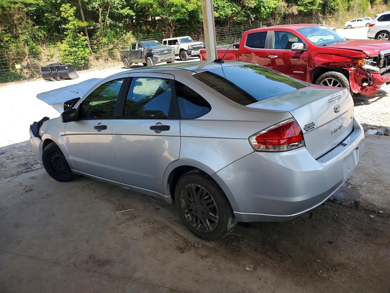 2010 Ford Focus 4d Se Silver vin: 1FAHP3FNXAW286656