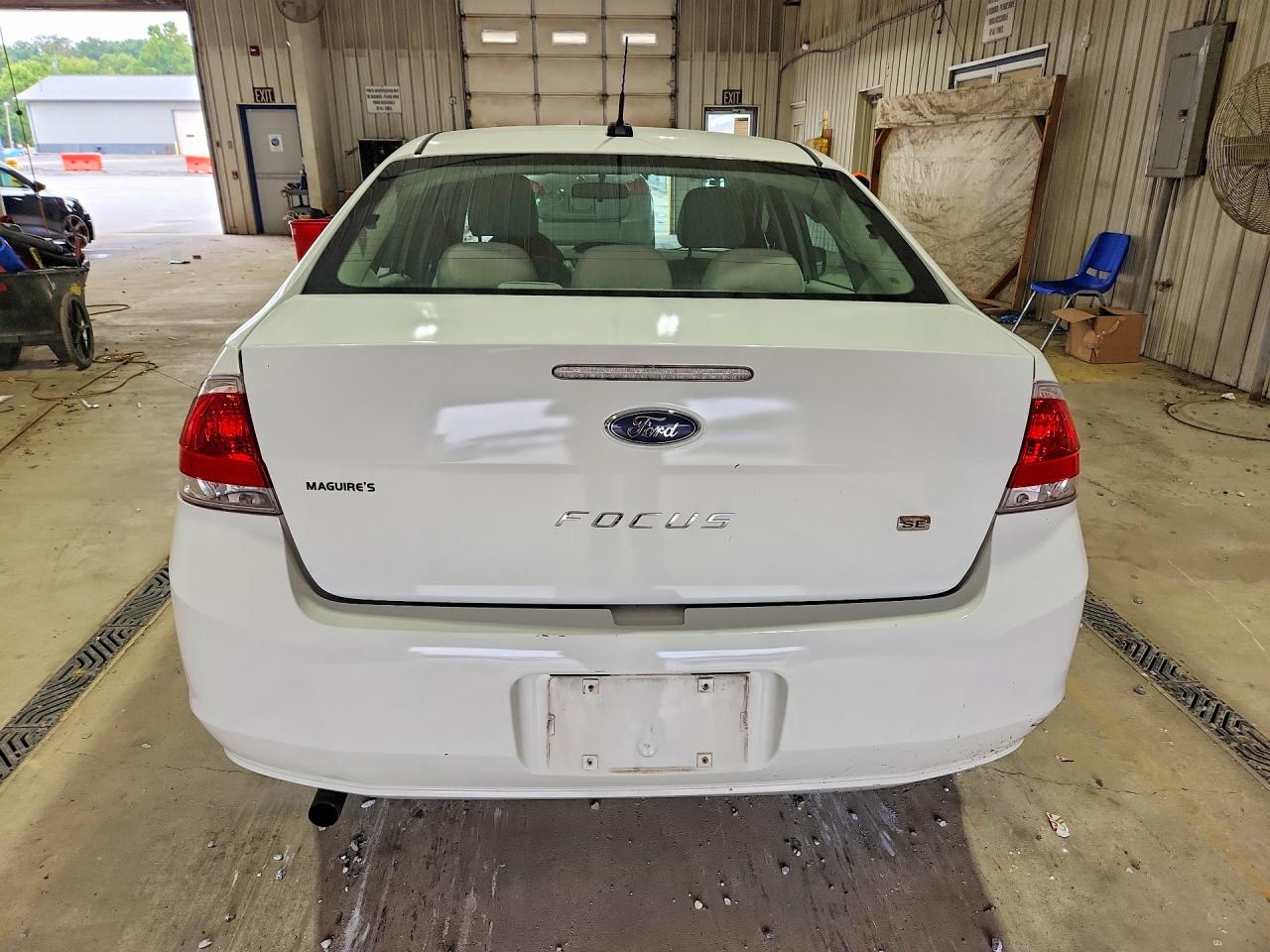 2010 Ford Focus Se White vin: 1FAHP3FNXAW288200