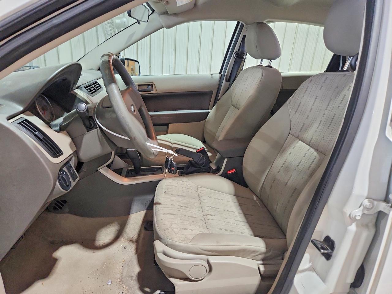 2010 Ford Focus Se White vin: 1FAHP3FNXAW288200