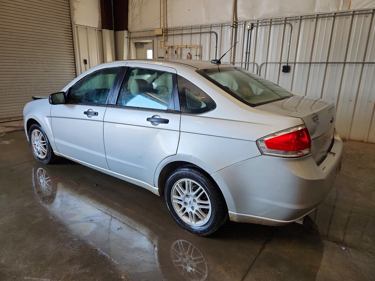 2010 Ford Focus Se Silver vin: 1FAHP3FNXAW291825