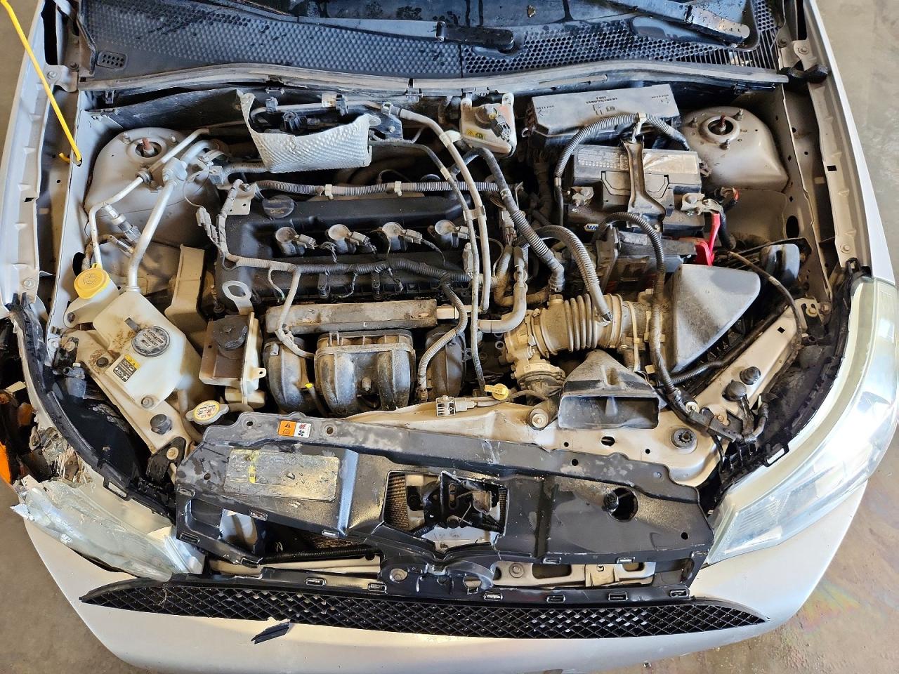 2010 Ford Focus Se Silver vin: 1FAHP3FNXAW291825