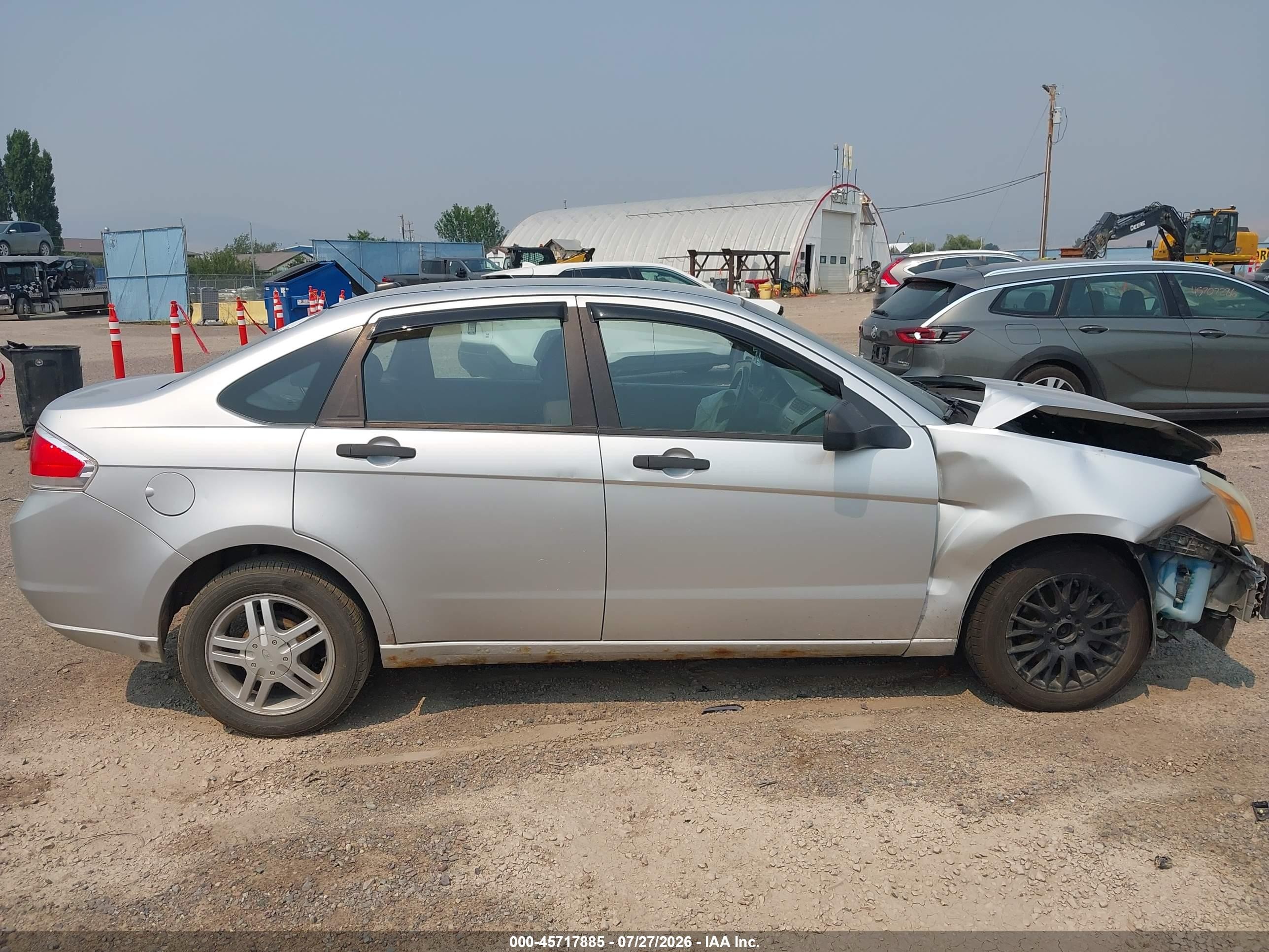 2010 Ford Focus Se Silver vin: 1FAHP3FNXAW296913