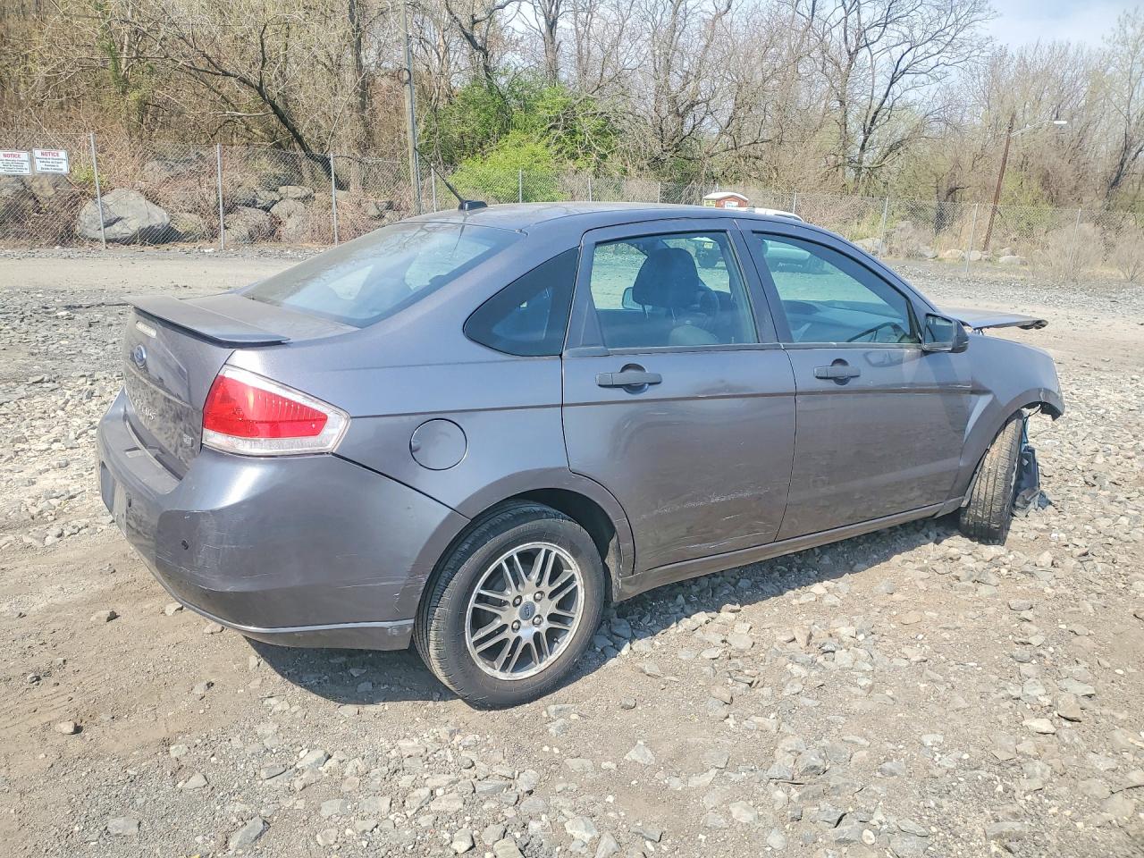 2011 Ford Focus Se White vin: 1FAHP3FNXBW100311