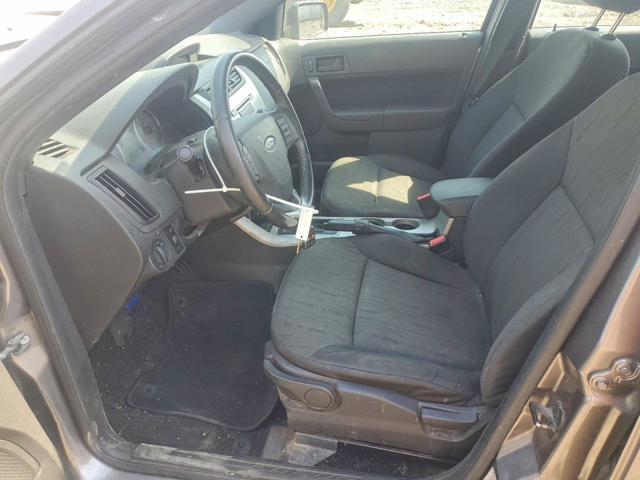 2011 Ford Focus Se White vin: 1FAHP3FNXBW100311
