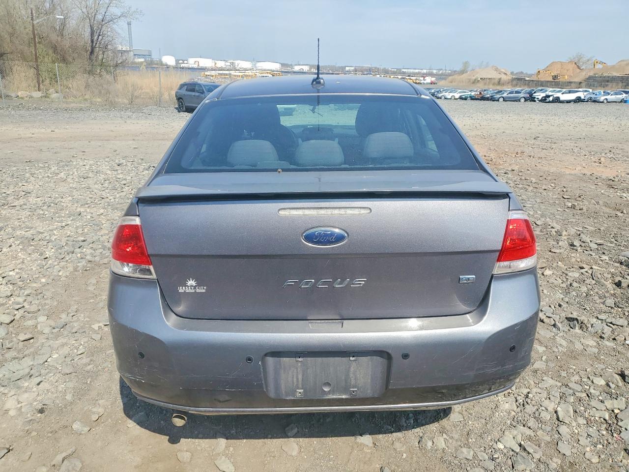 2011 Ford Focus Se White vin: 1FAHP3FNXBW100311