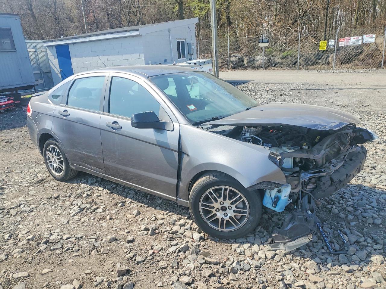 2011 Ford Focus Se White vin: 1FAHP3FNXBW100311