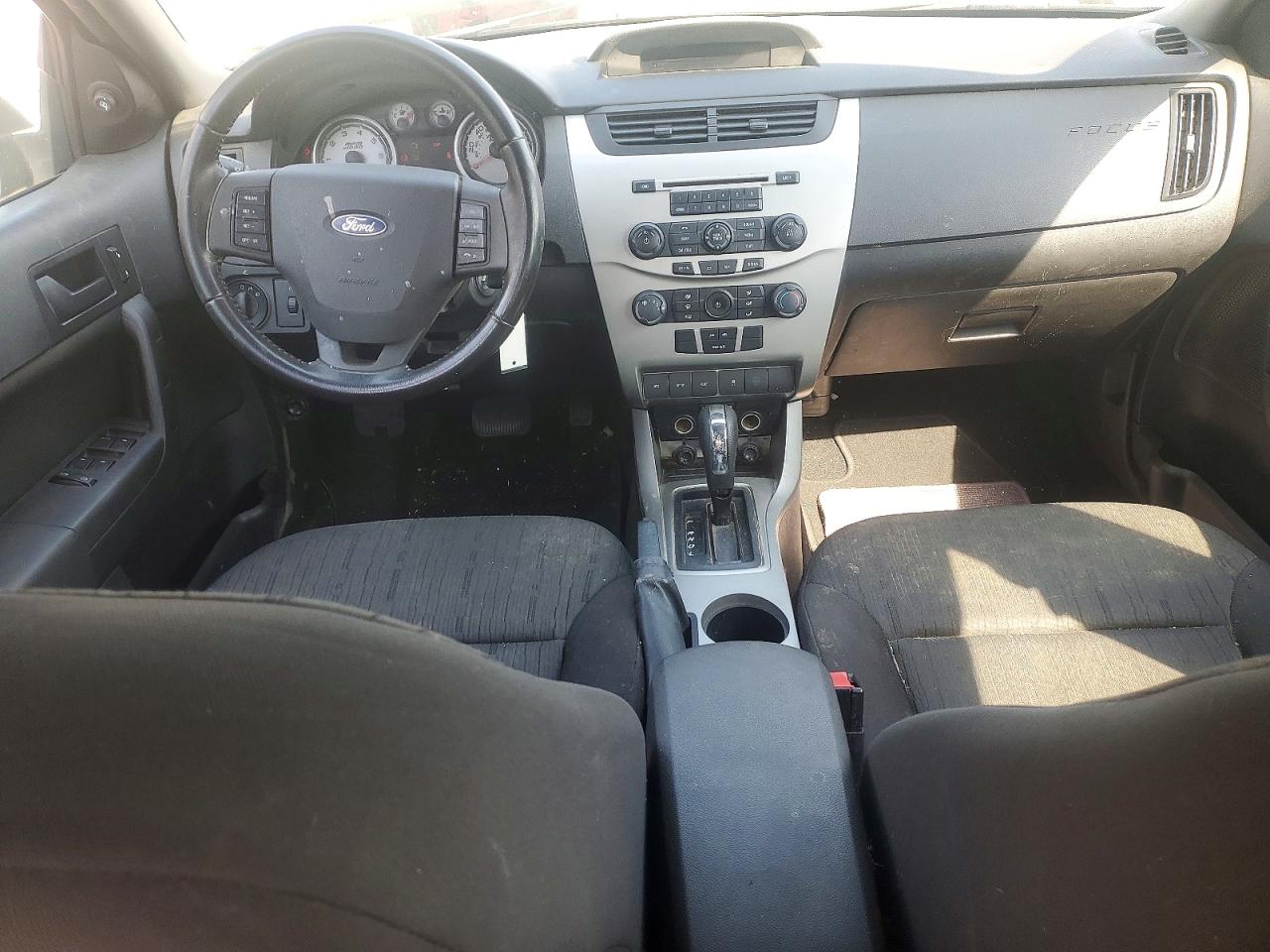 2011 Ford Focus Se White vin: 1FAHP3FNXBW100311