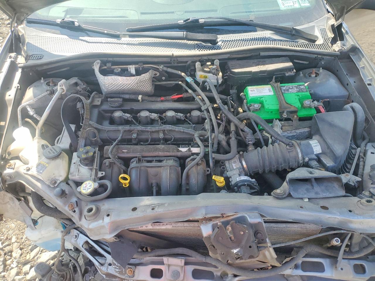 2011 Ford Focus Se White vin: 1FAHP3FNXBW100311