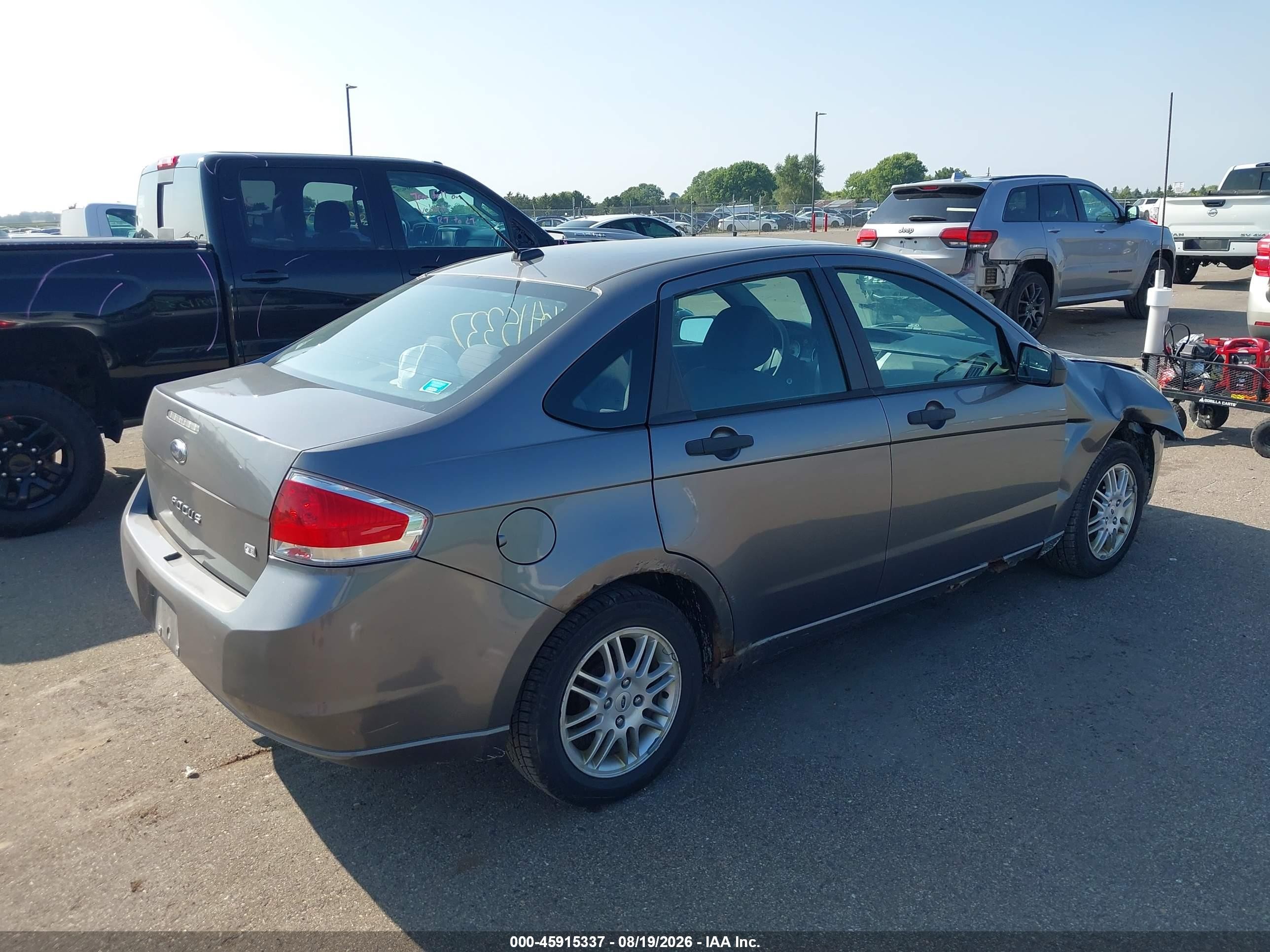 2011 Ford Focus Se Gray vin: 1FAHP3FNXBW103497