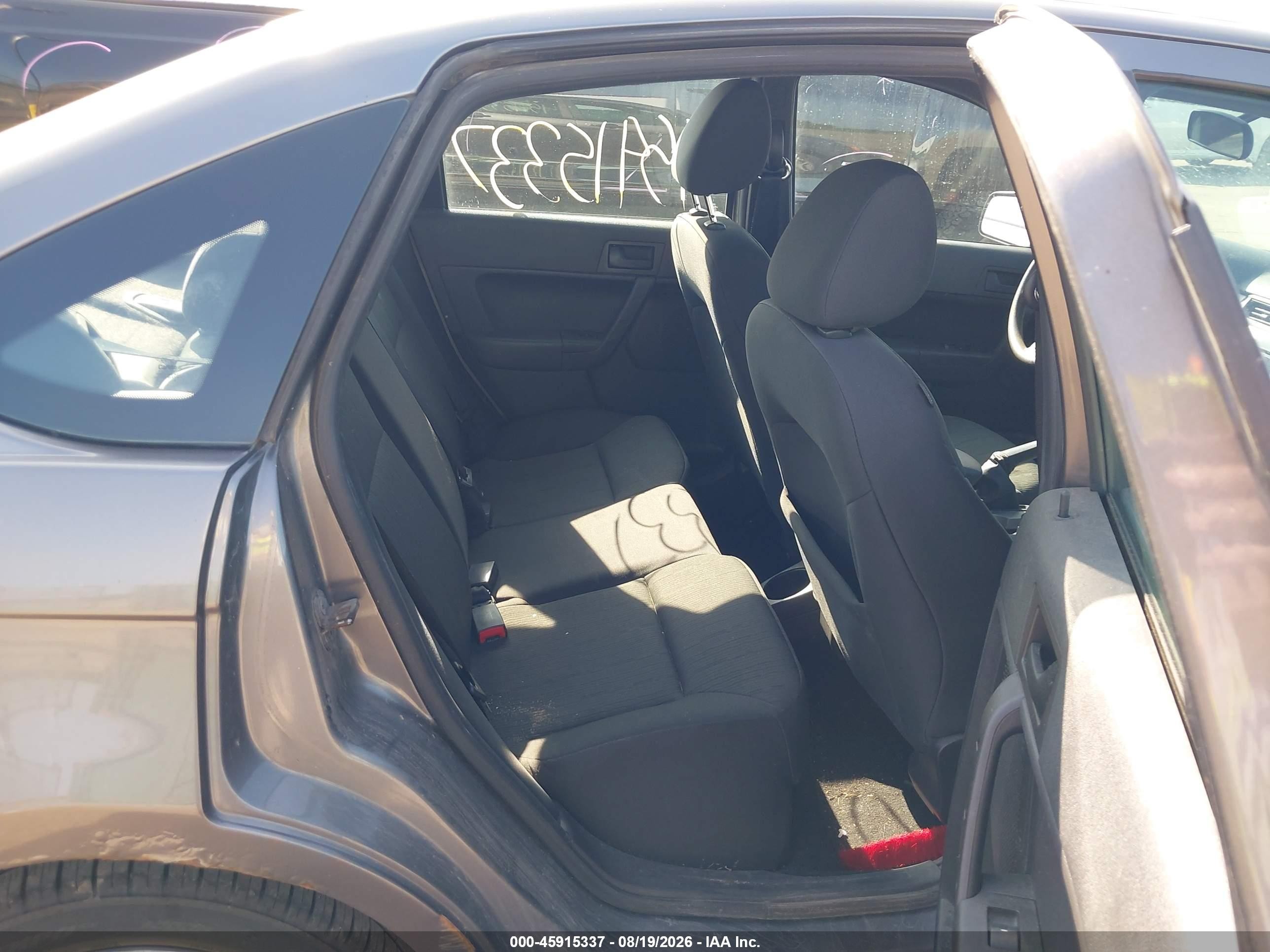 2011 Ford Focus Se Gray vin: 1FAHP3FNXBW103497