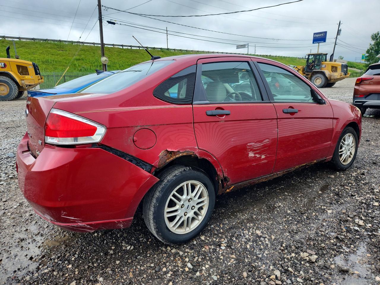 2011 Ford Focus Se Red vin: 1FAHP3FNXBW116251