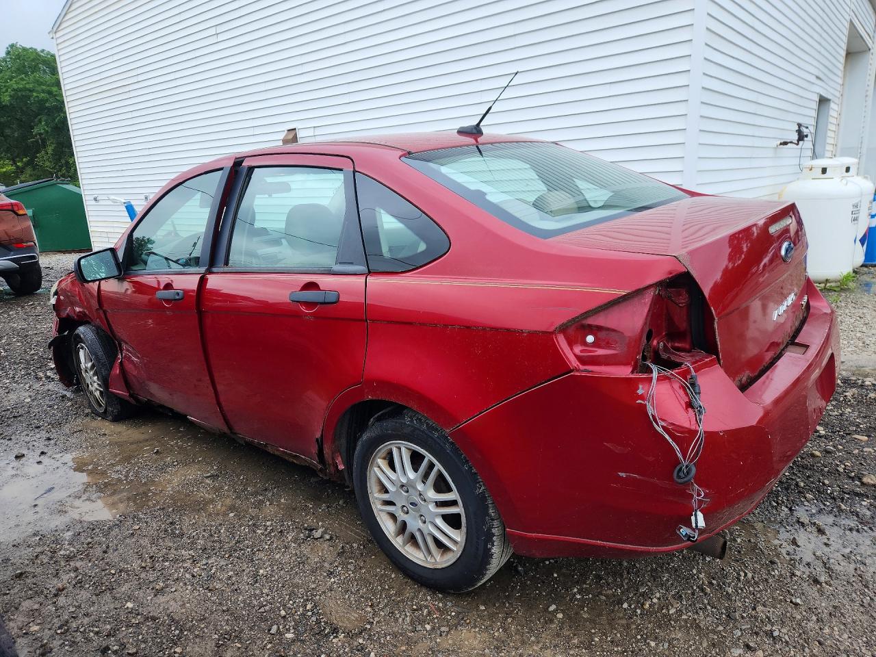 2011 Ford Focus Se Red vin: 1FAHP3FNXBW116251