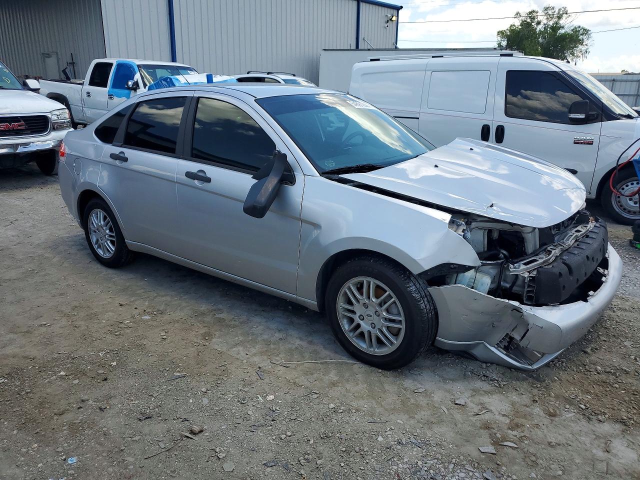 2011 Ford Focus Se Silver vin: 1FAHP3FNXBW120123