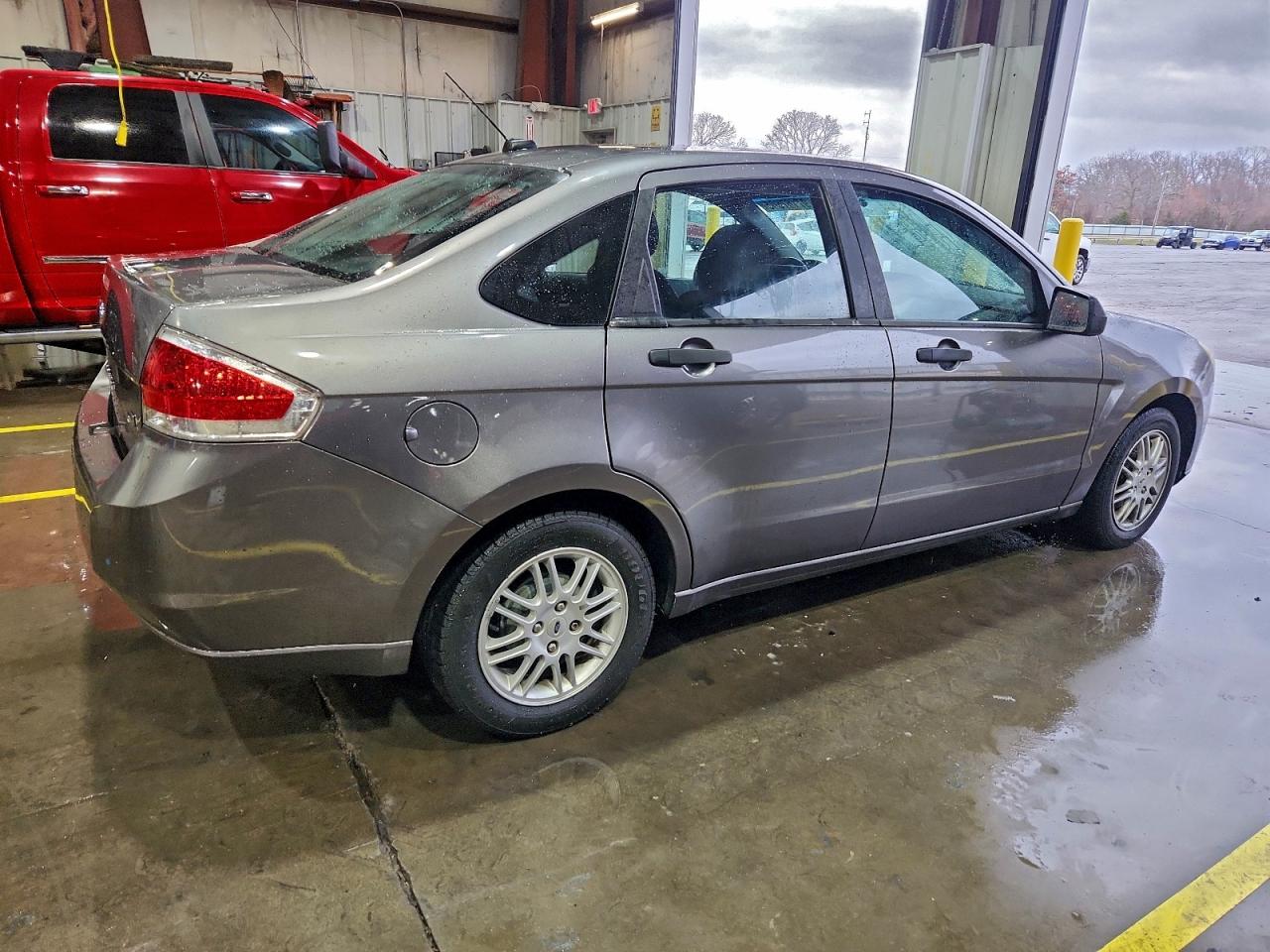2011 Ford Focus Se Gray vin: 1FAHP3FNXBW153204