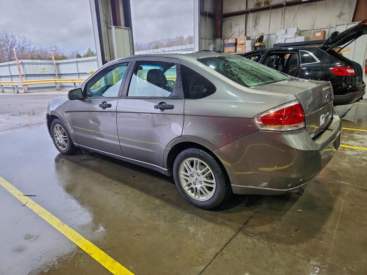 2011 Ford Focus Se Gray vin: 1FAHP3FNXBW153204