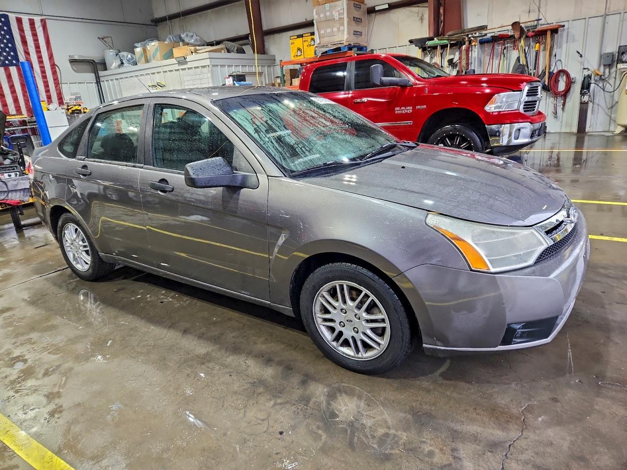 2011 Ford Focus Se Gray vin: 1FAHP3FNXBW153204