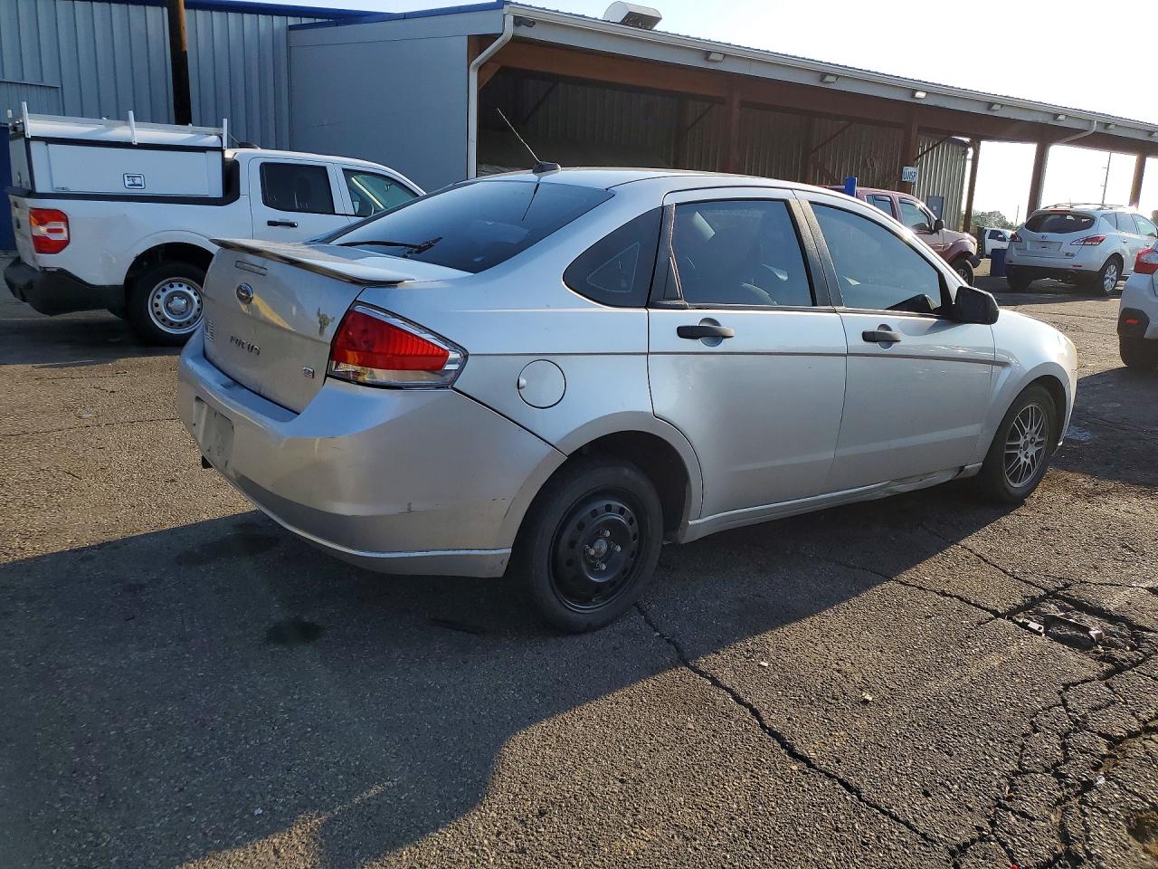 2011 Ford Focus Se Silver vin: 1FAHP3FNXBW165949