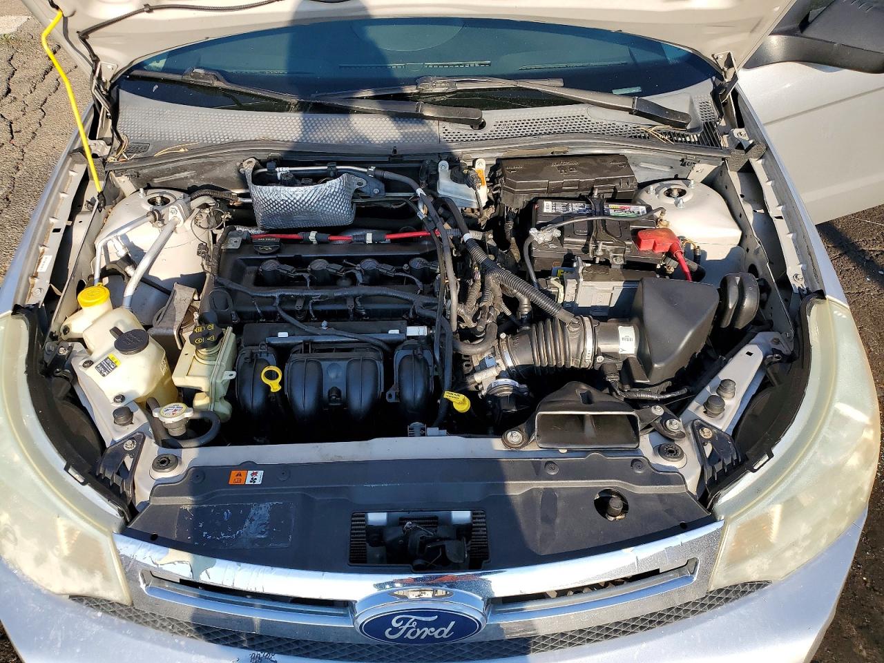 2011 Ford Focus Se Silver vin: 1FAHP3FNXBW165949