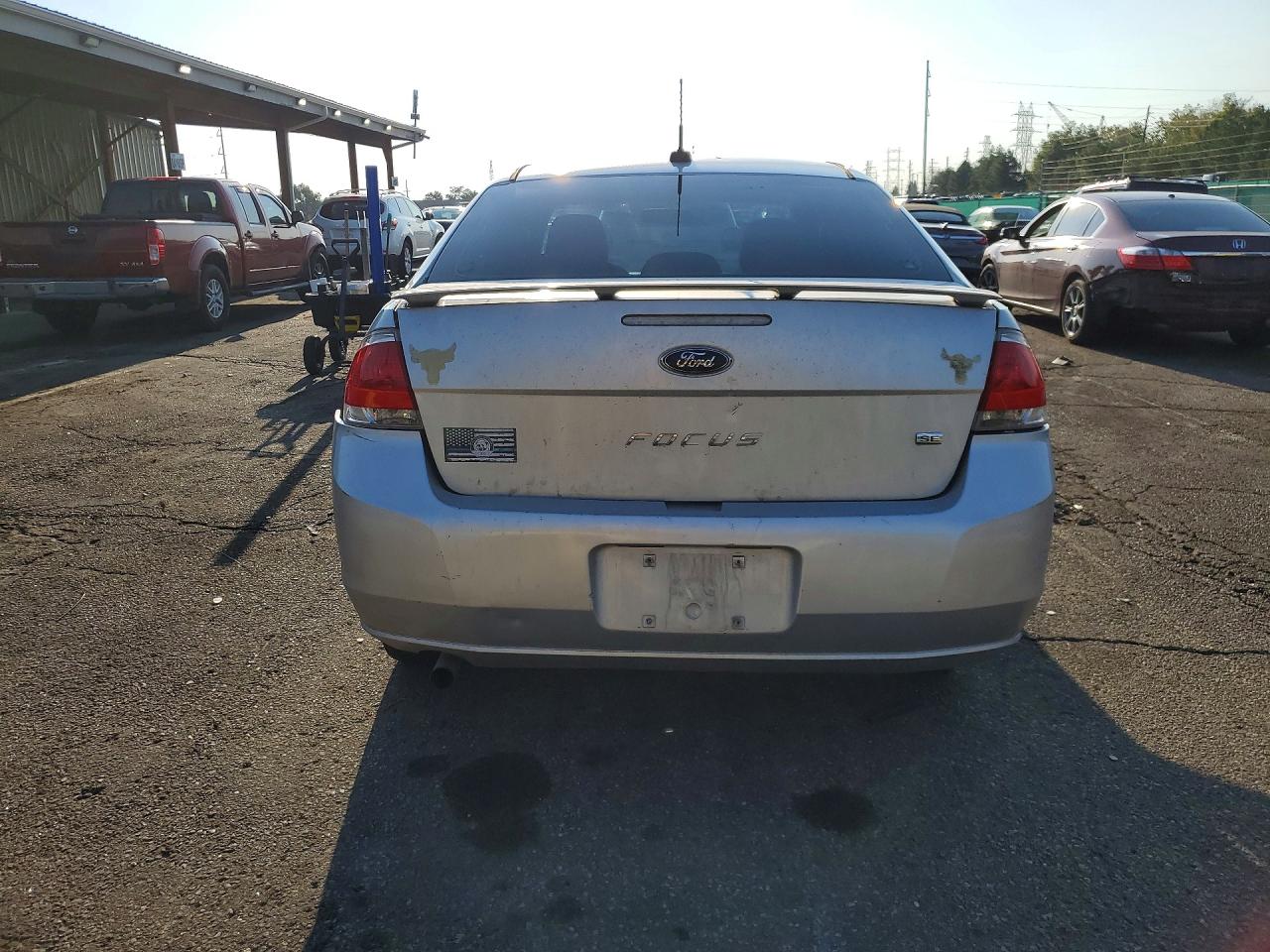 2011 Ford Focus Se Silver vin: 1FAHP3FNXBW165949