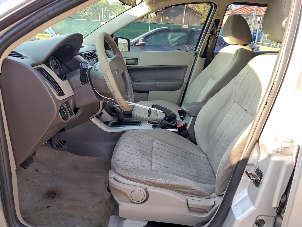 2011 Ford Focus Se Silver vin: 1FAHP3FNXBW165949