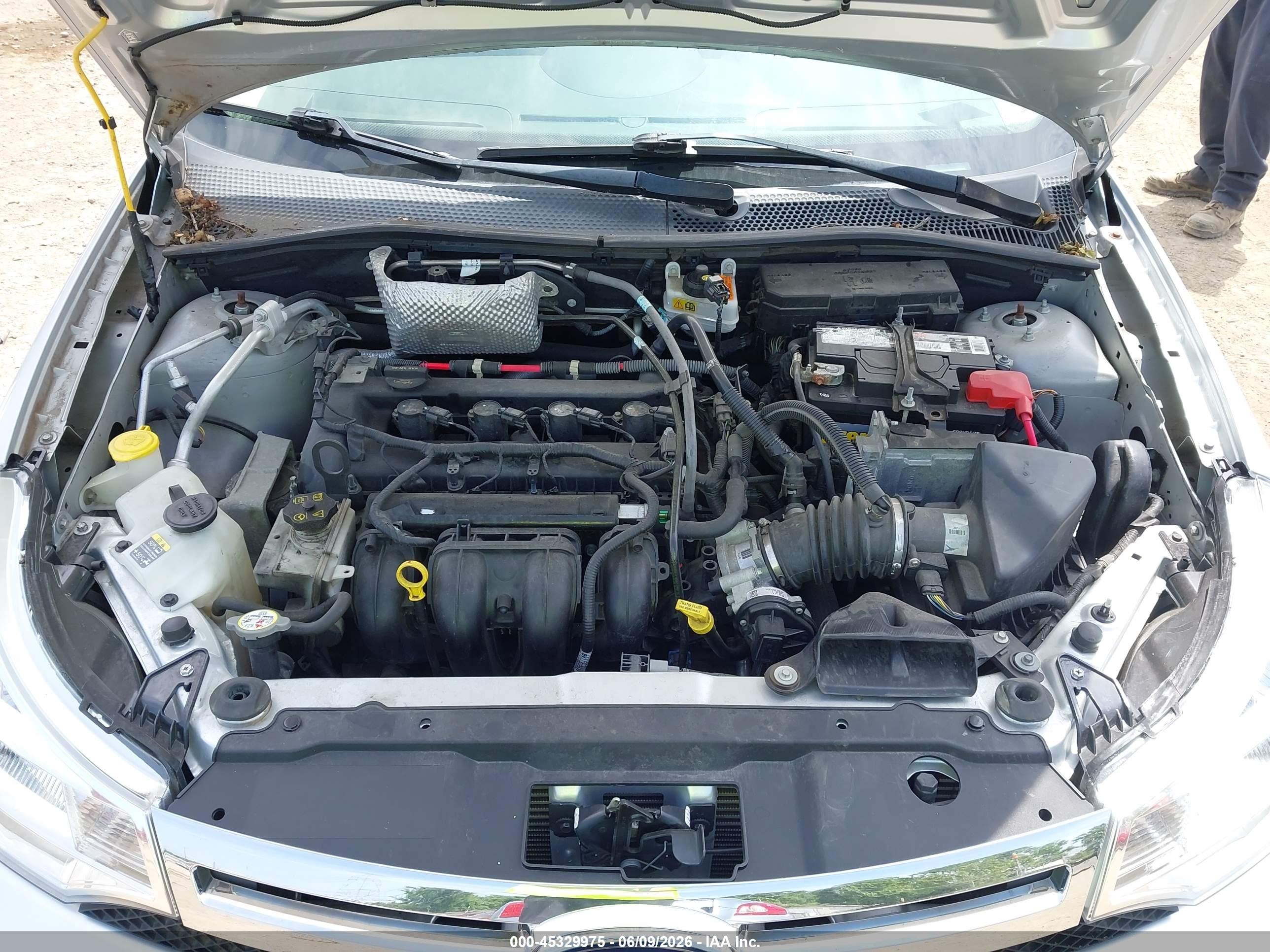2011 Ford Focus Se Silver vin: 1FAHP3FNXBW195193