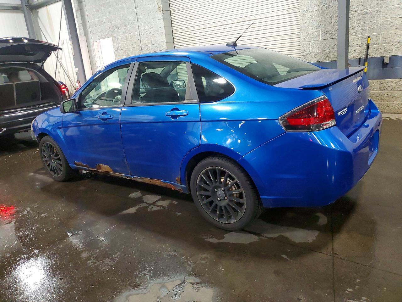 2010 Ford Focus Ses Blue vin: 1FAHP3GN1AW130018