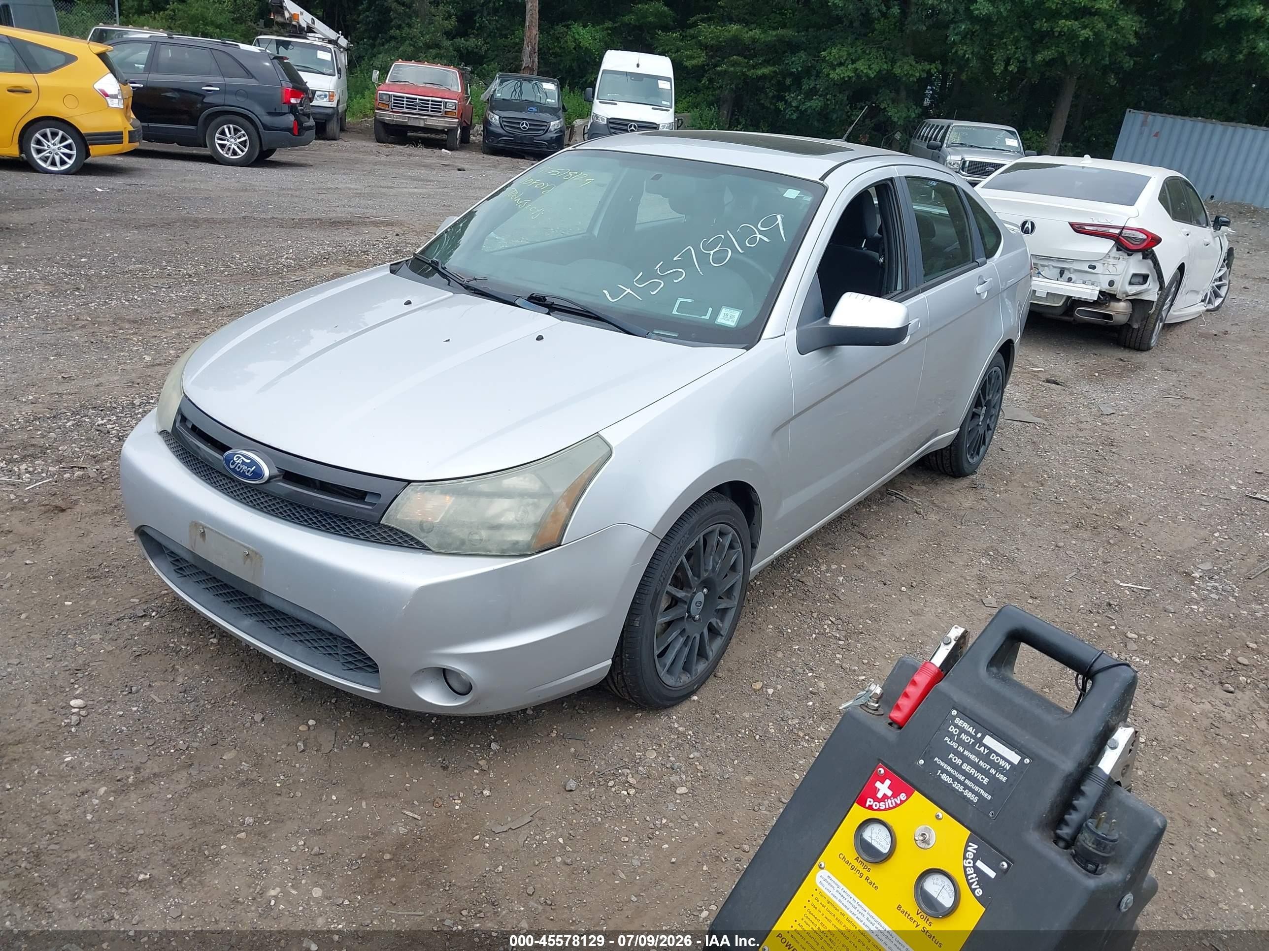 2010 Ford Focus Ses Silver vin: 1FAHP3GN1AW284972