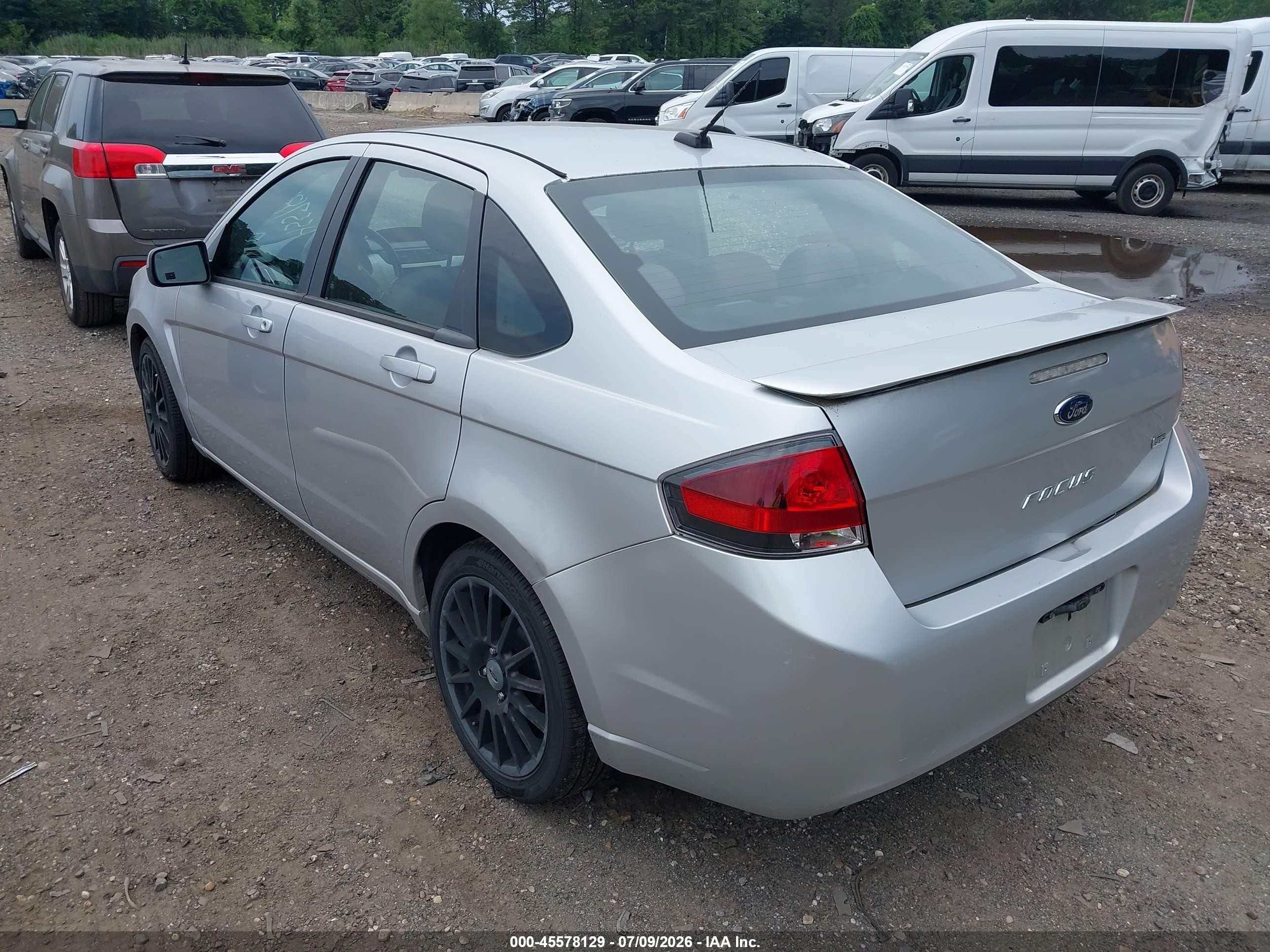 2010 Ford Focus Ses Silver vin: 1FAHP3GN1AW284972