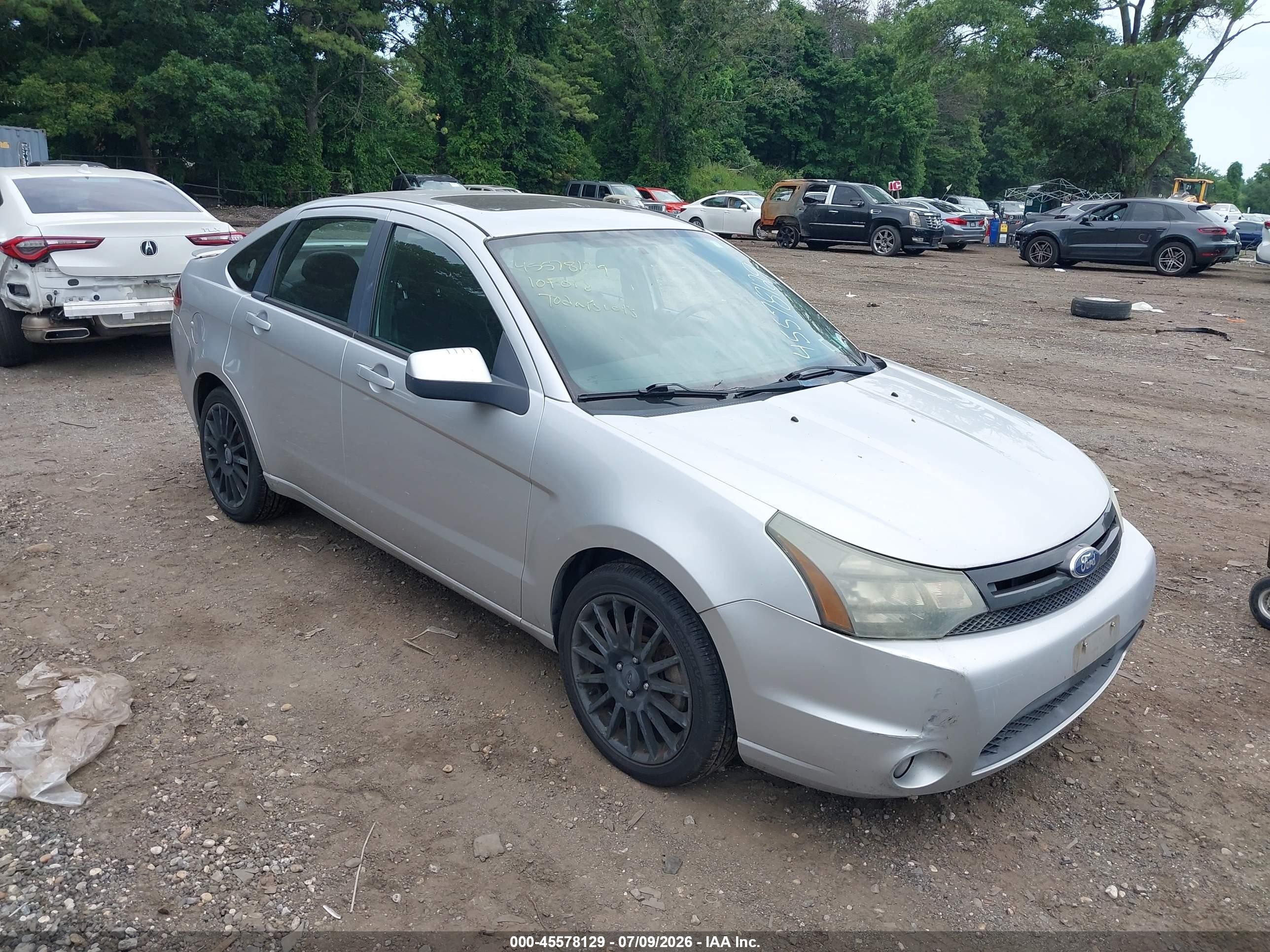 2010 Ford Focus Ses Silver vin: 1FAHP3GN1AW284972