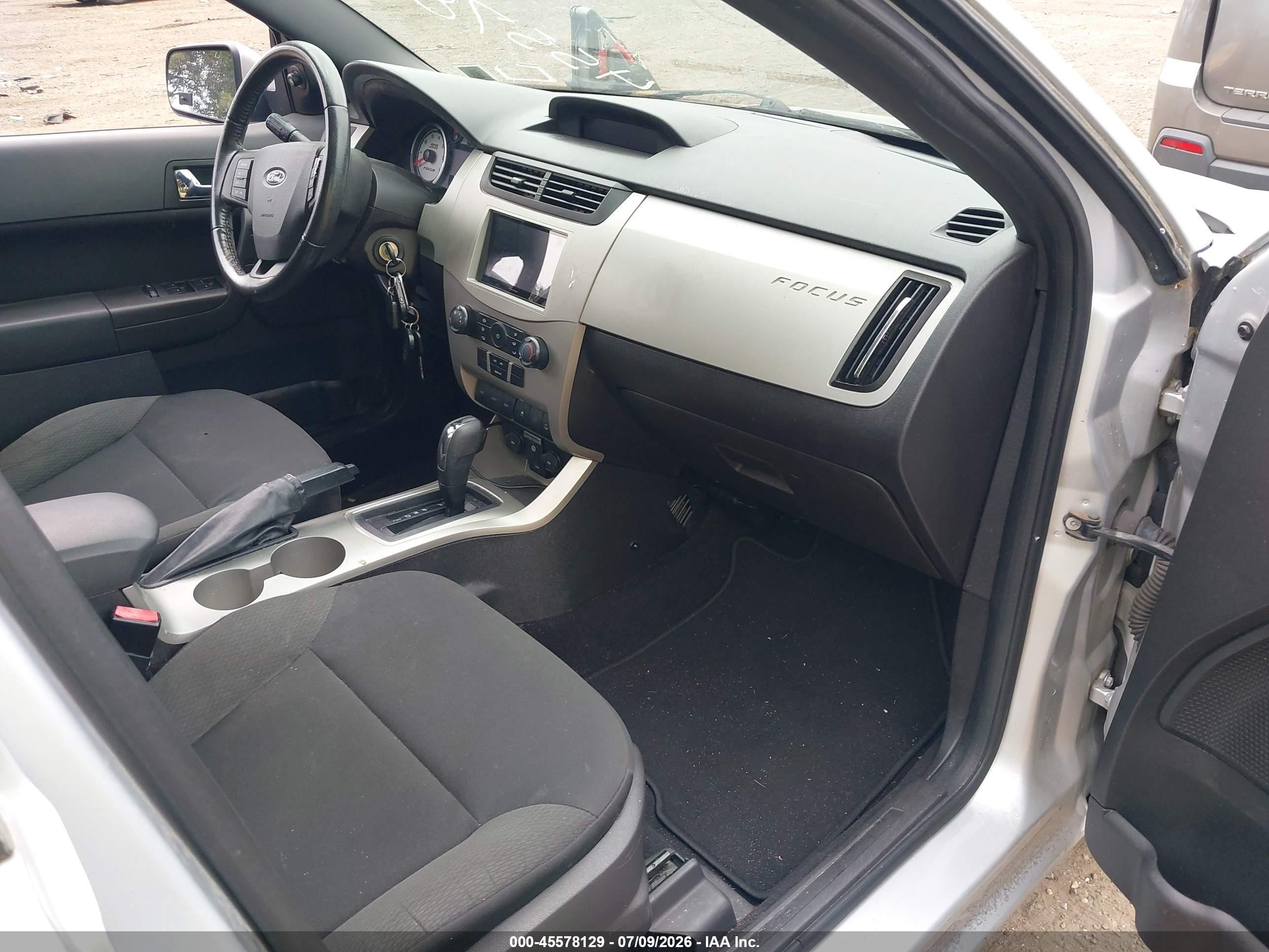 2010 Ford Focus Ses Silver vin: 1FAHP3GN1AW284972