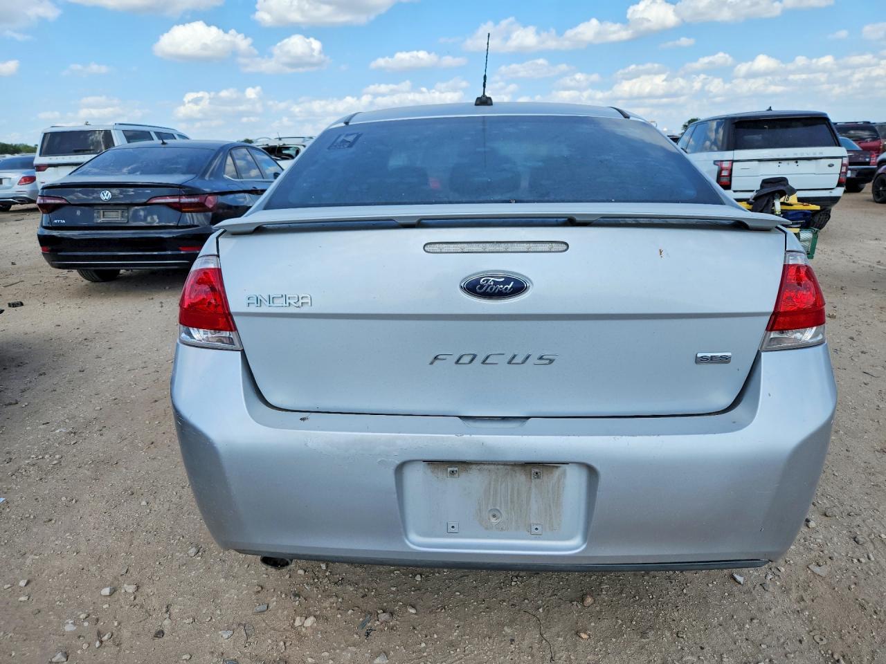 2010 Ford Focus Ses Silver vin: 1FAHP3GN2AW174223