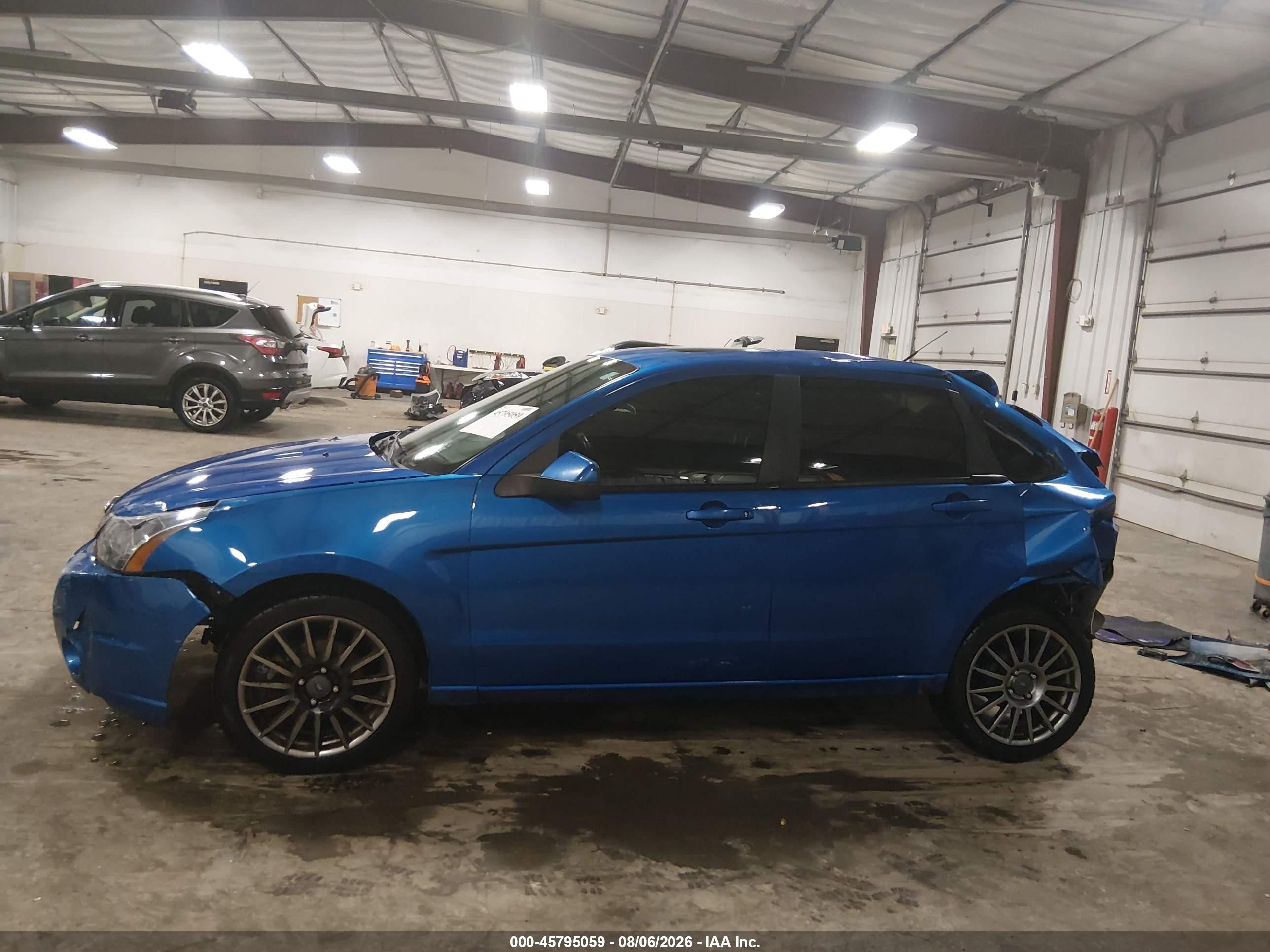 2011 Ford Focus Ses Blue vin: 1FAHP3GN2BW190441