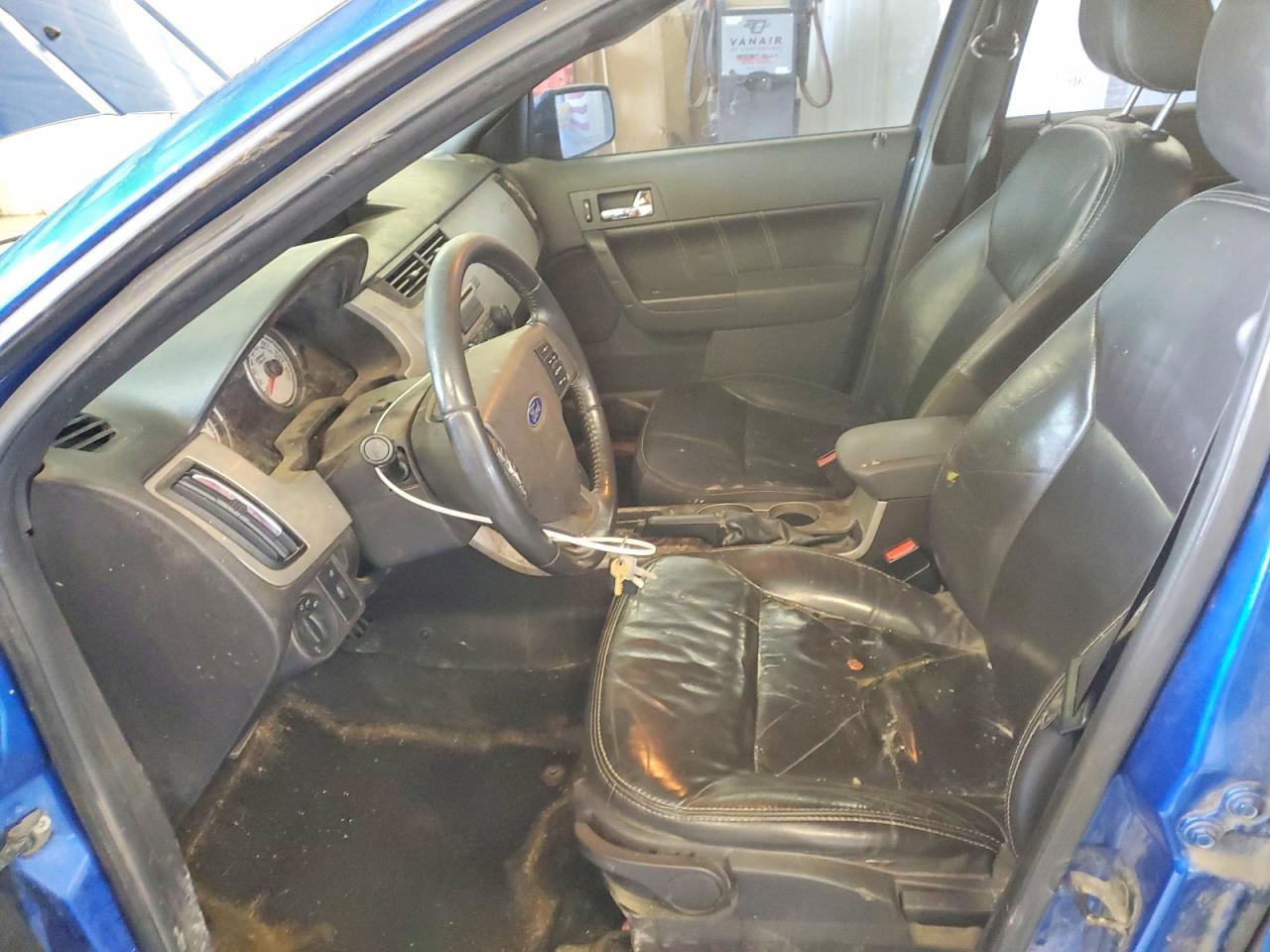 2010 Ford Focus Ses Blue vin: 1FAHP3GN3AW252878