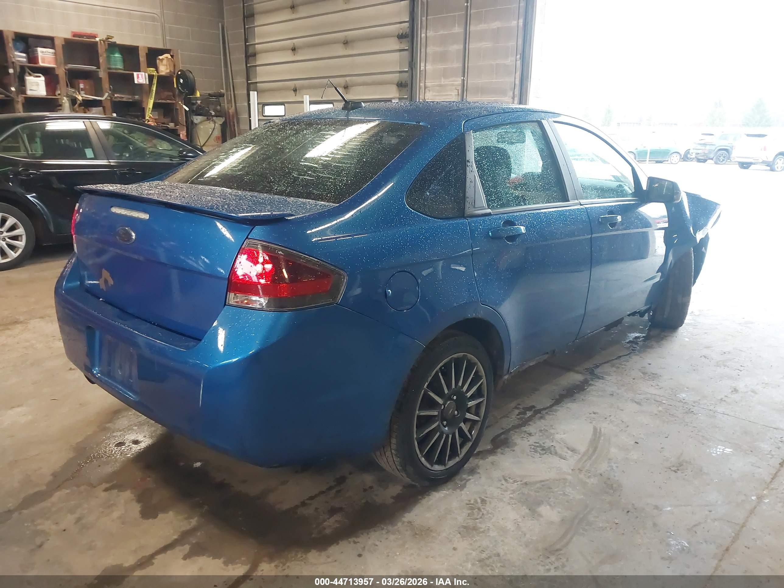 2010 Ford Focus Ses Blue vin: 1FAHP3GN4AW200398