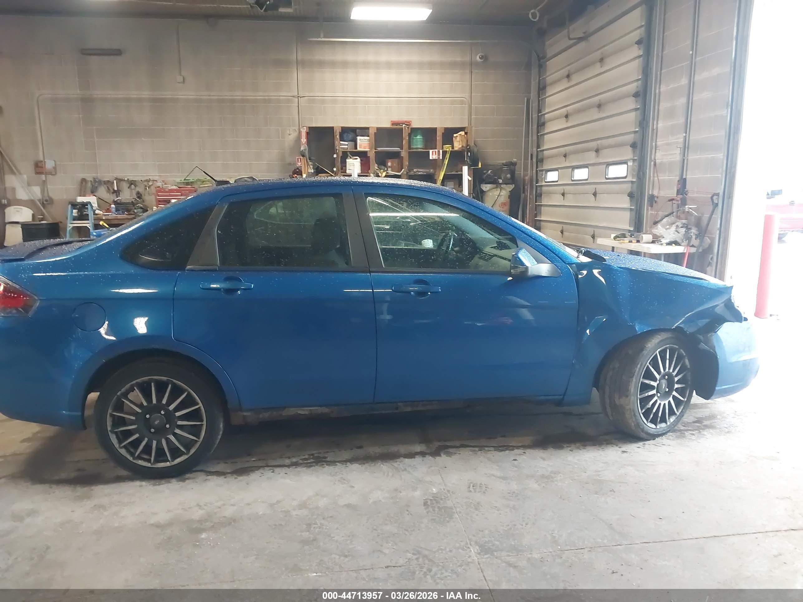 2010 Ford Focus Ses Blue vin: 1FAHP3GN4AW200398