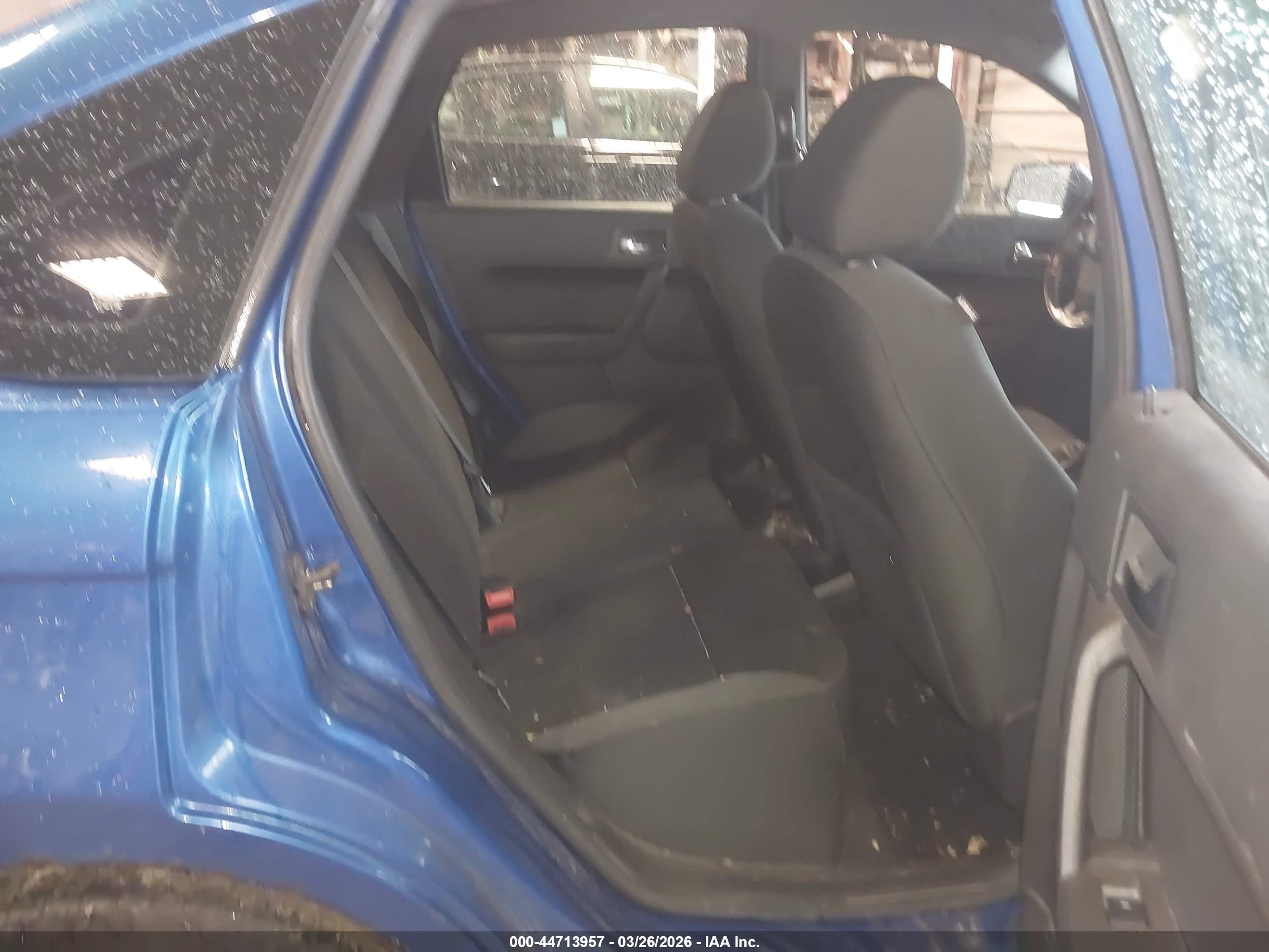 2010 Ford Focus Ses Blue vin: 1FAHP3GN4AW200398