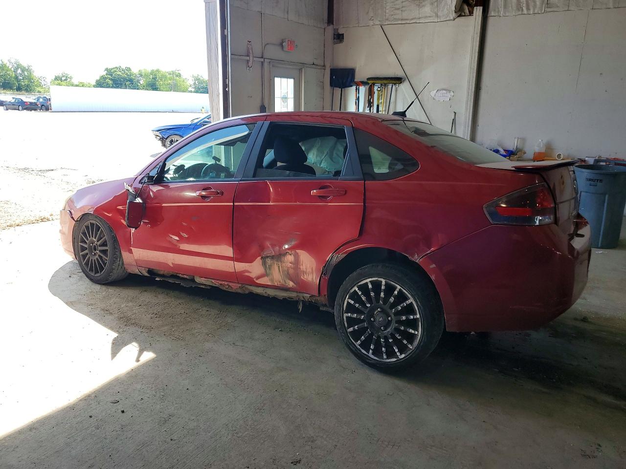 2011 Ford Focus Ses Red vin: 1FAHP3GN4BW162138
