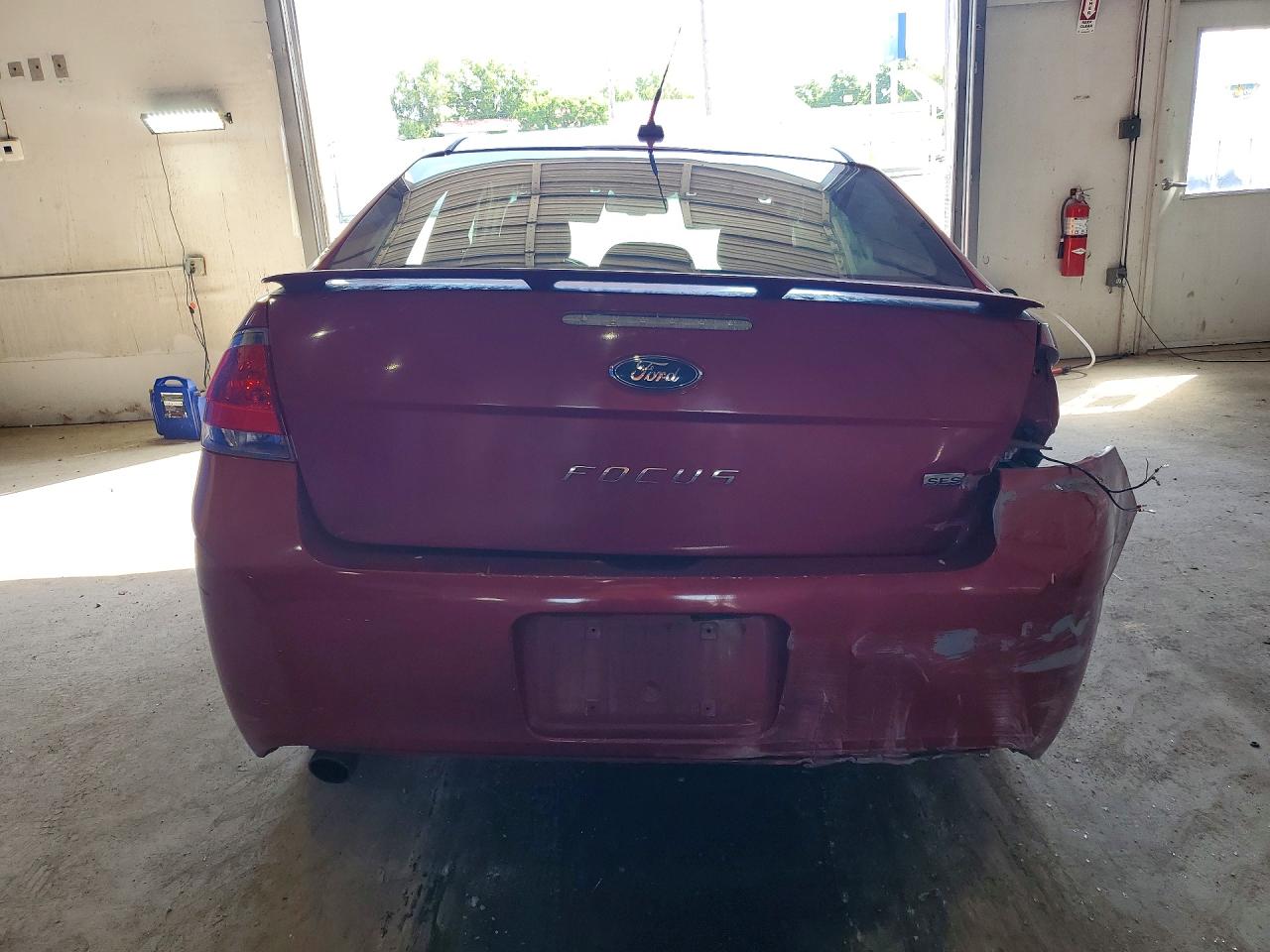 2011 Ford Focus Ses Red vin: 1FAHP3GN4BW162138