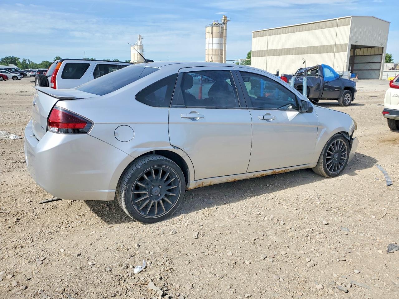 2010 Ford Focus Ses Silver vin: 1FAHP3GN5AW134444