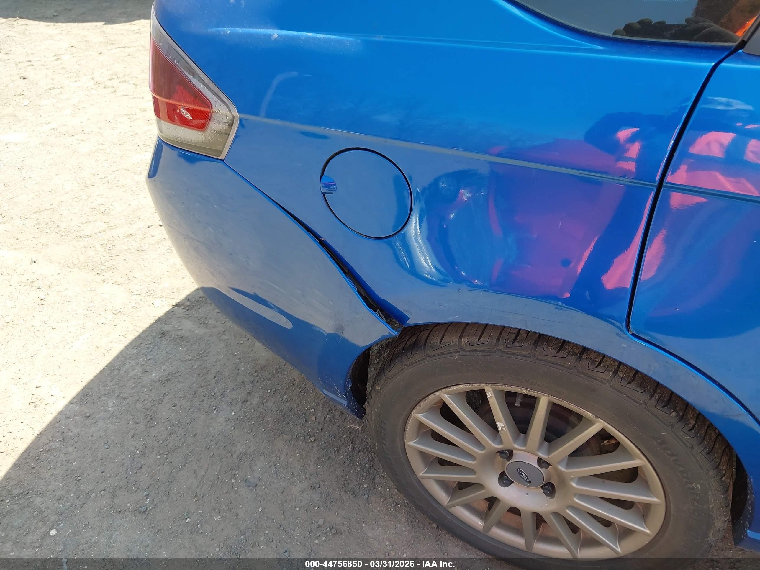 2010 Ford Focus Ses Blue vin: 1FAHP3GN5AW191548