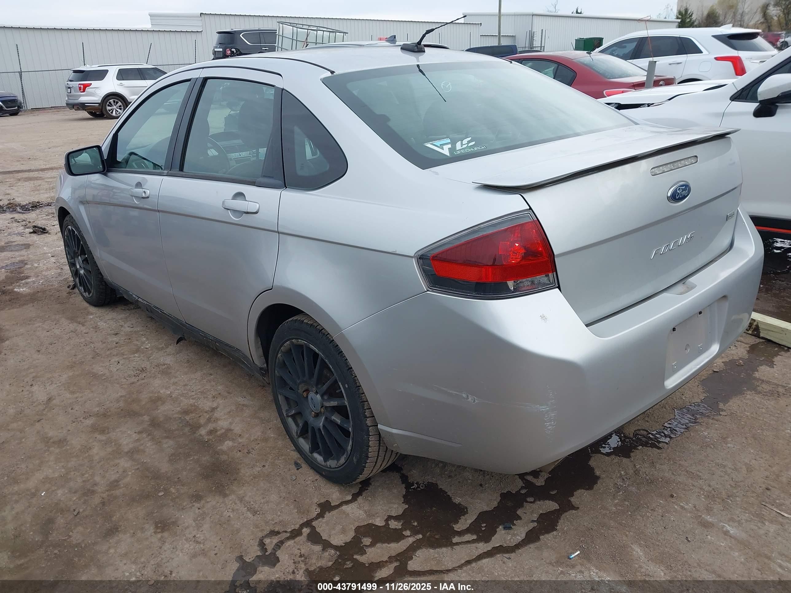 2010 Ford Focus Ses Silver vin: 1FAHP3GN6AW176041