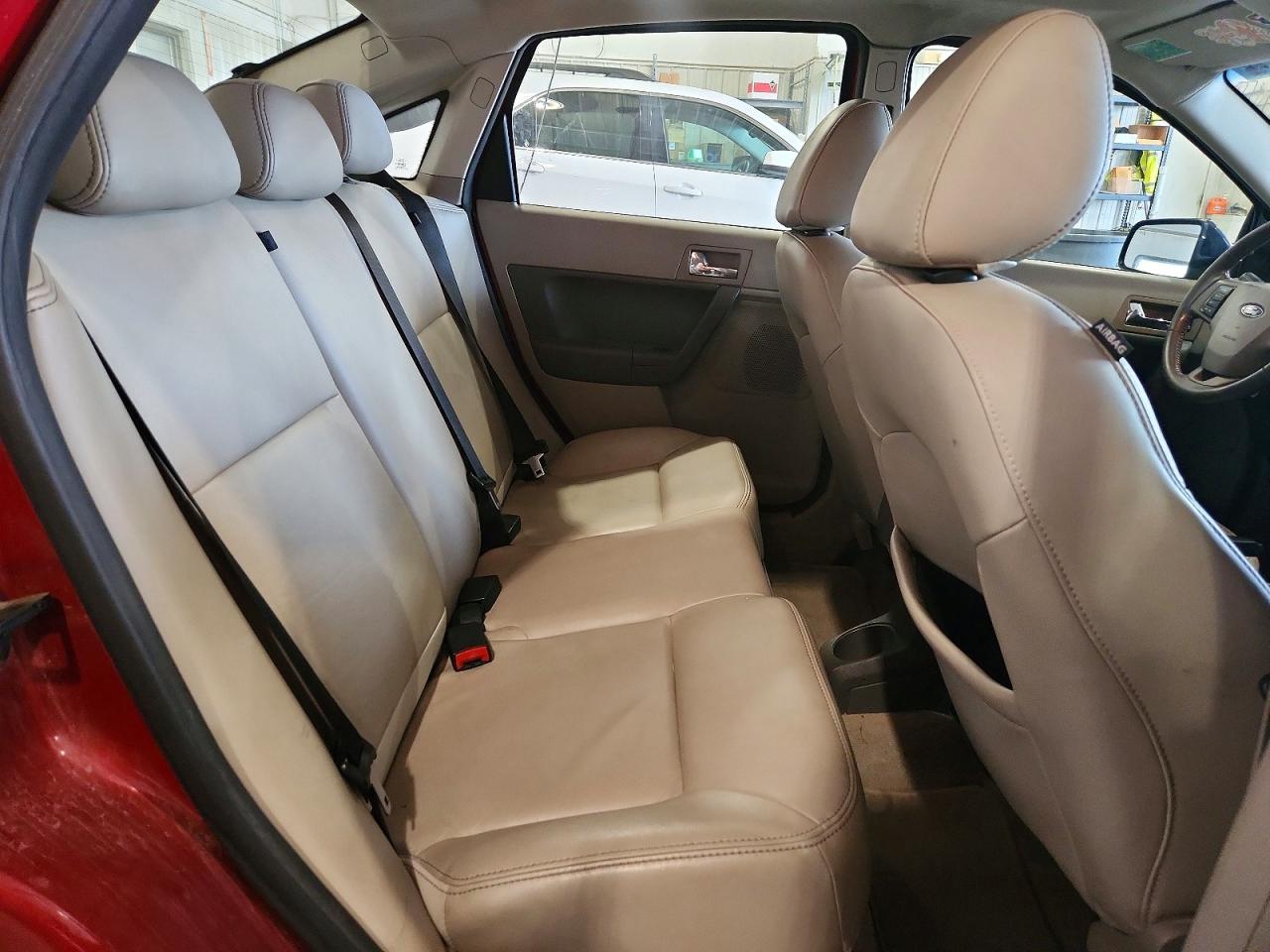 2011 Ford Focus Ses Бордовый vin: 1FAHP3GN6BW134938