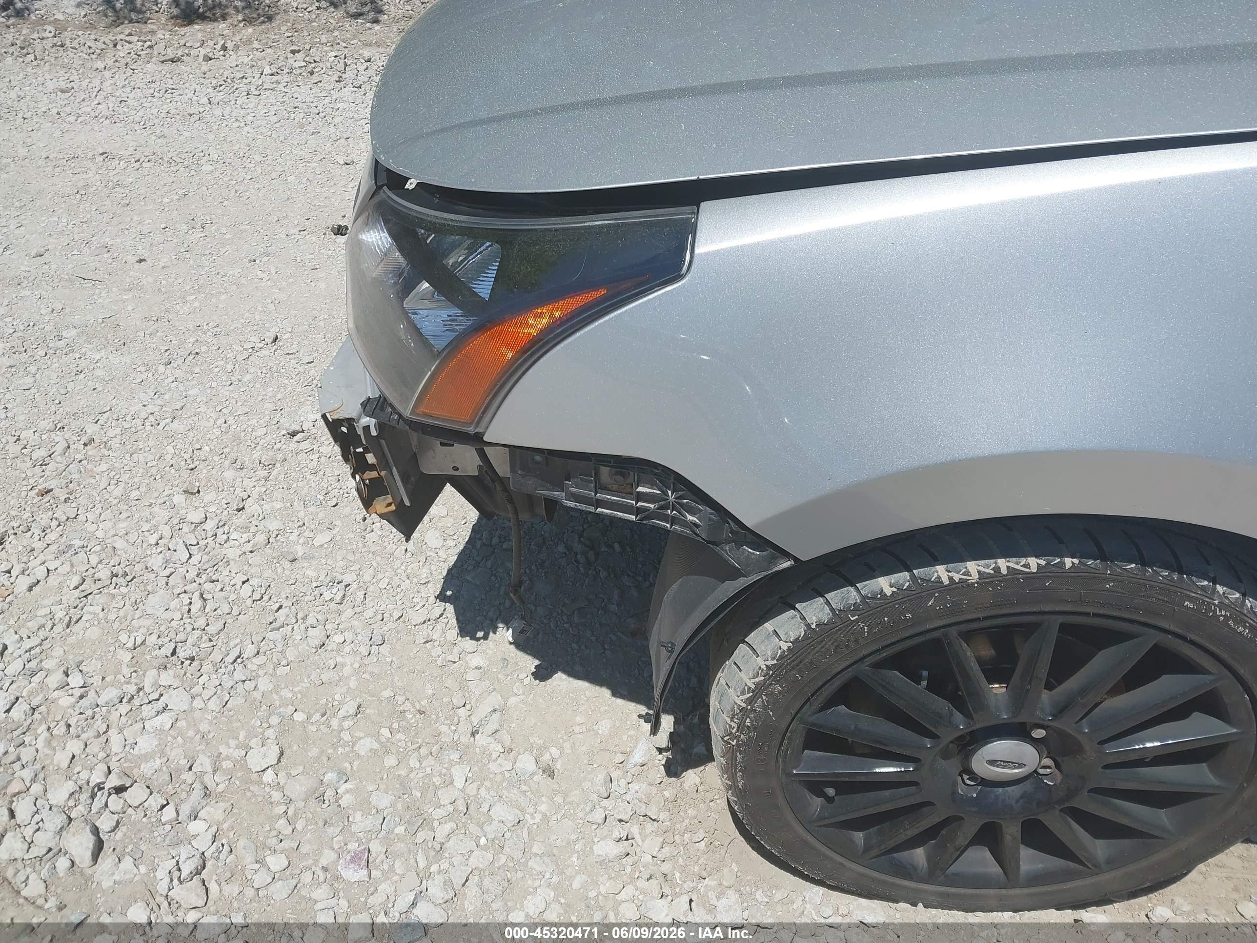 2010 Ford Focus Ses Silver vin: 1FAHP3GN7AW184858
