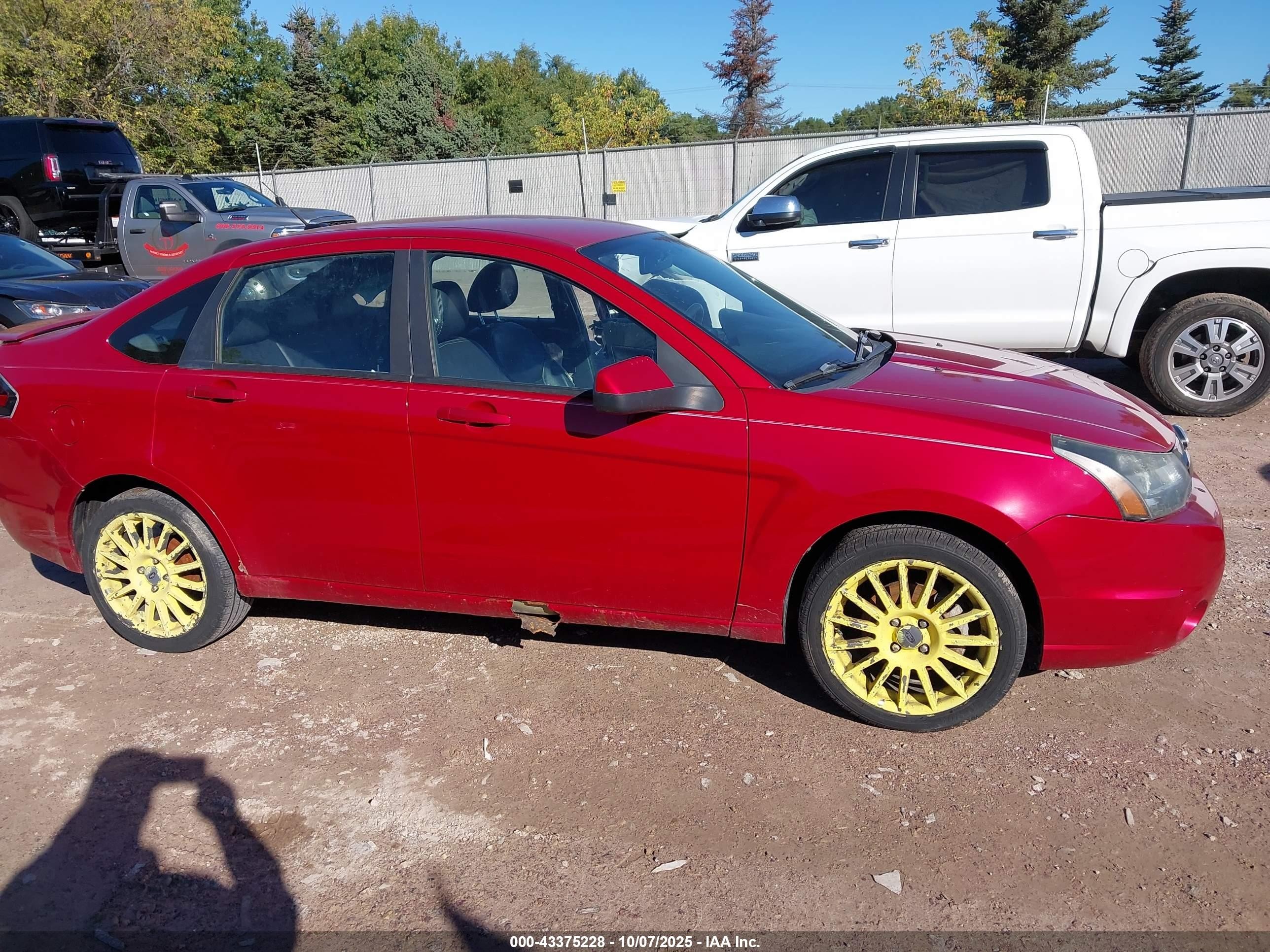 2010 Ford Focus Ses Red vin: 1FAHP3GN7AW287990