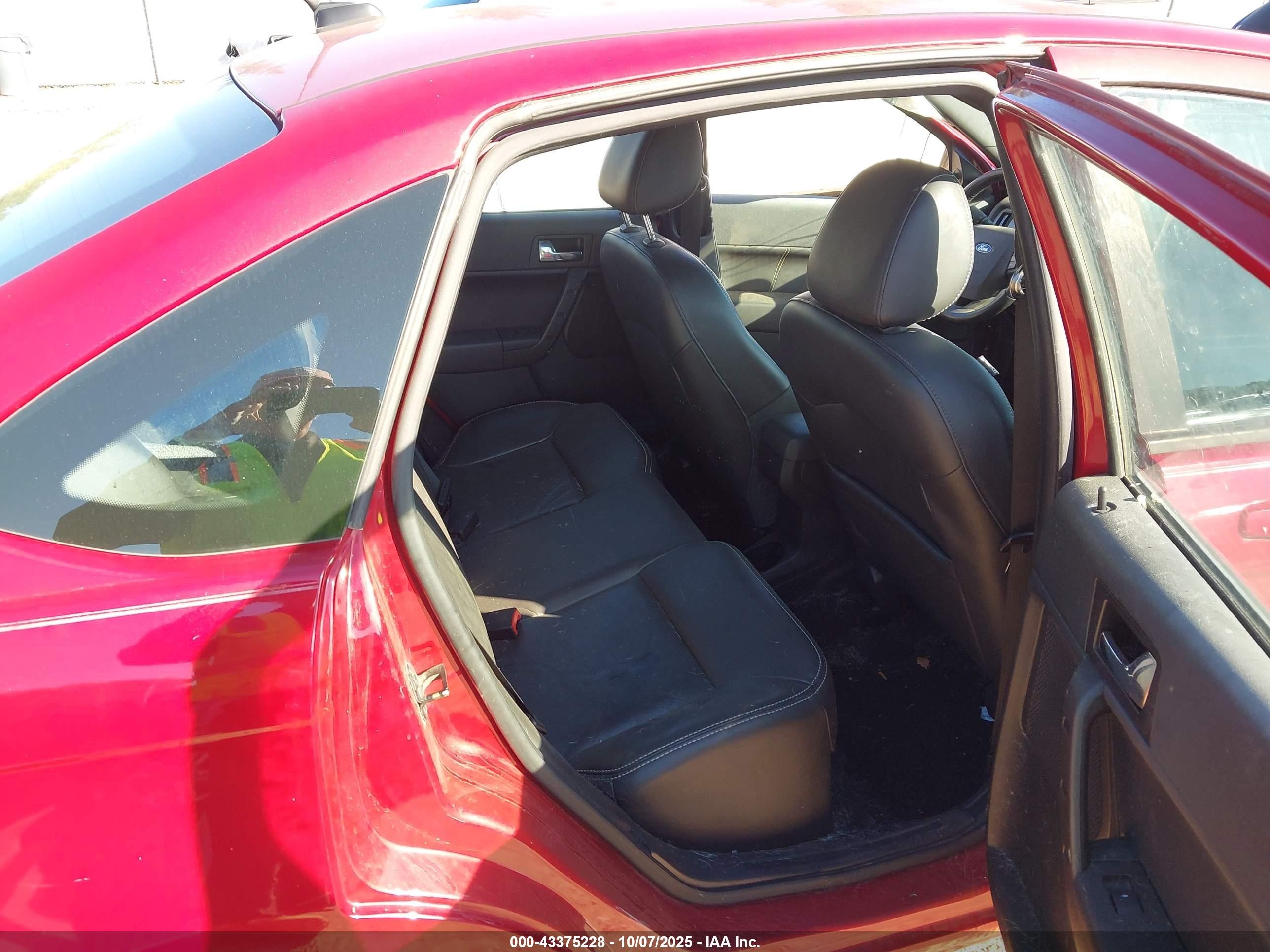 2010 Ford Focus Ses Red vin: 1FAHP3GN7AW287990